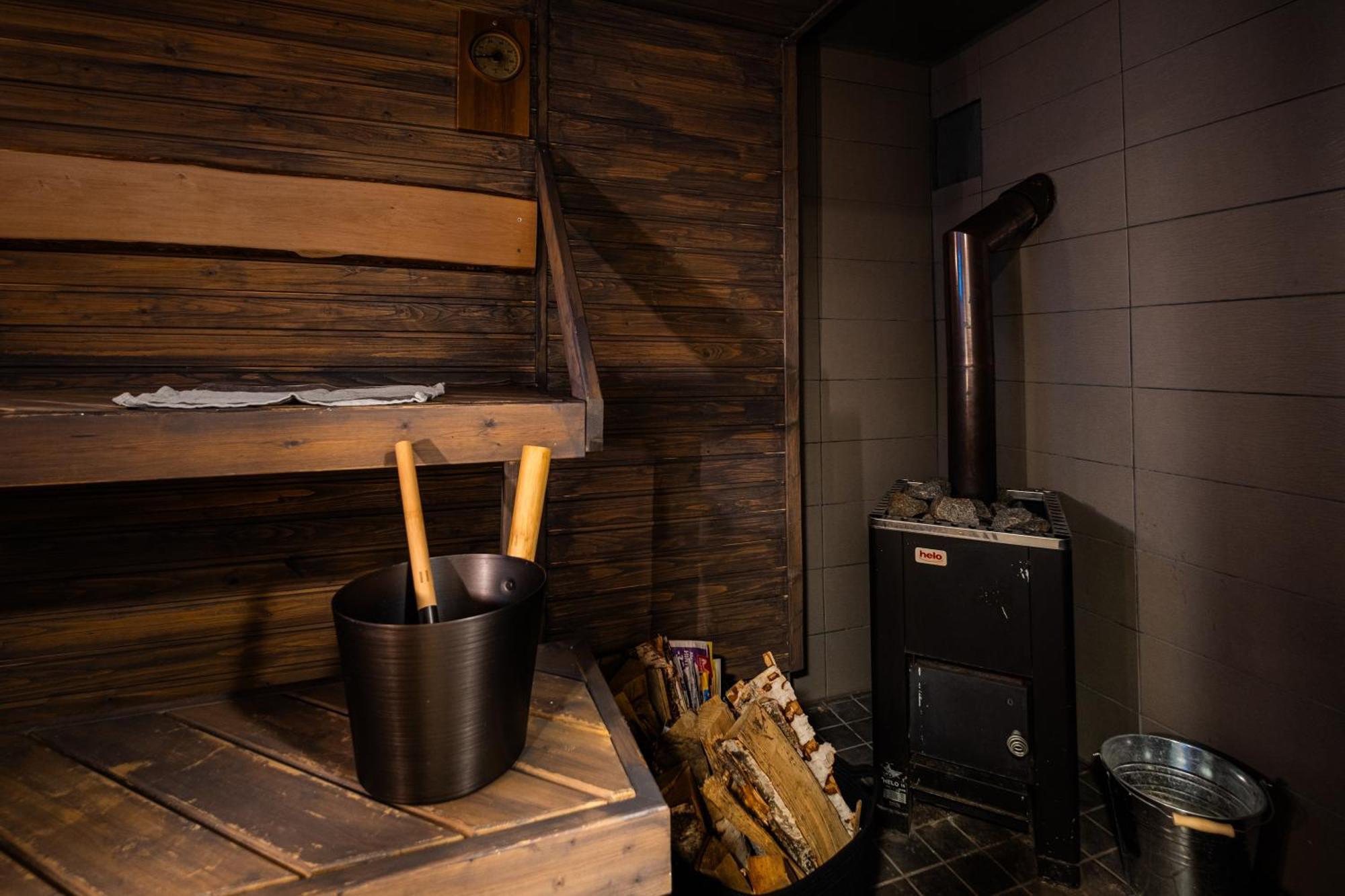 Guest With Authentic Finnish Wooden Sauna, 10 Min Drive From The Airport Huoneisto *