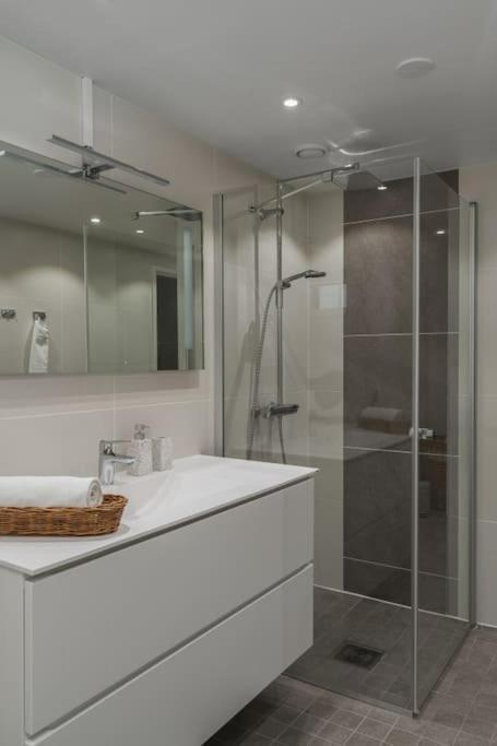 2bedroom & In Heart Of - 90 Square Meters Huoneisto *