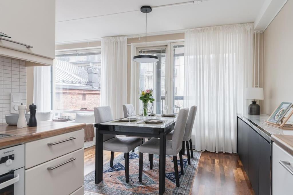 Huoneisto 2bedroom & In Heart Of - 90 Square Meters Helsinki