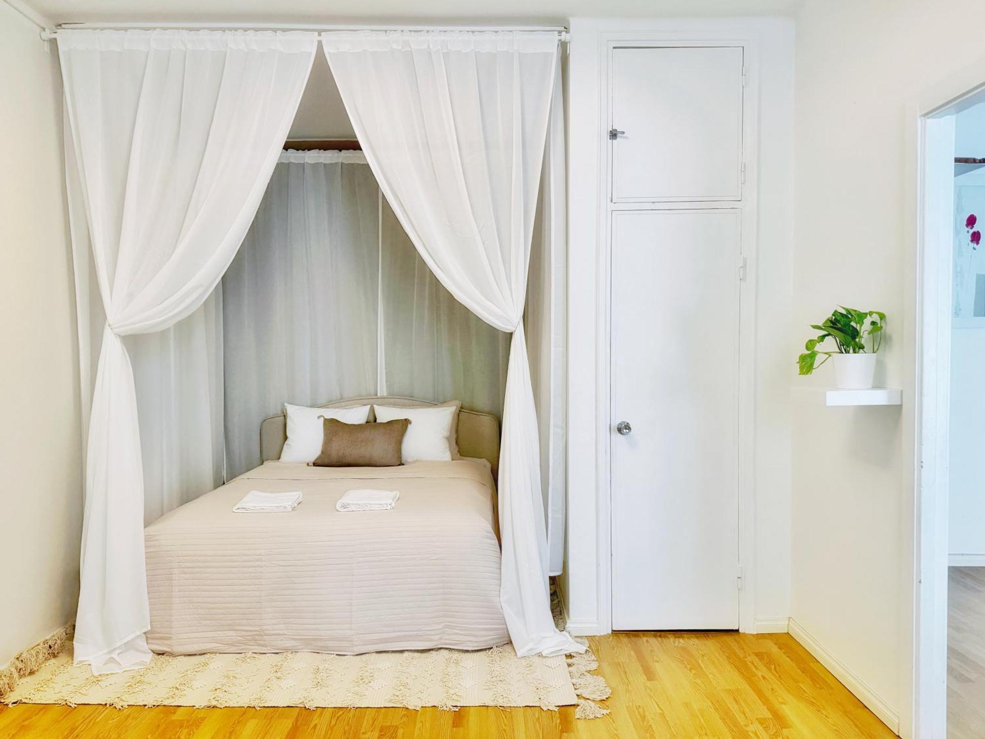 Huoneisto 1br Demure Design Urban Living Space *