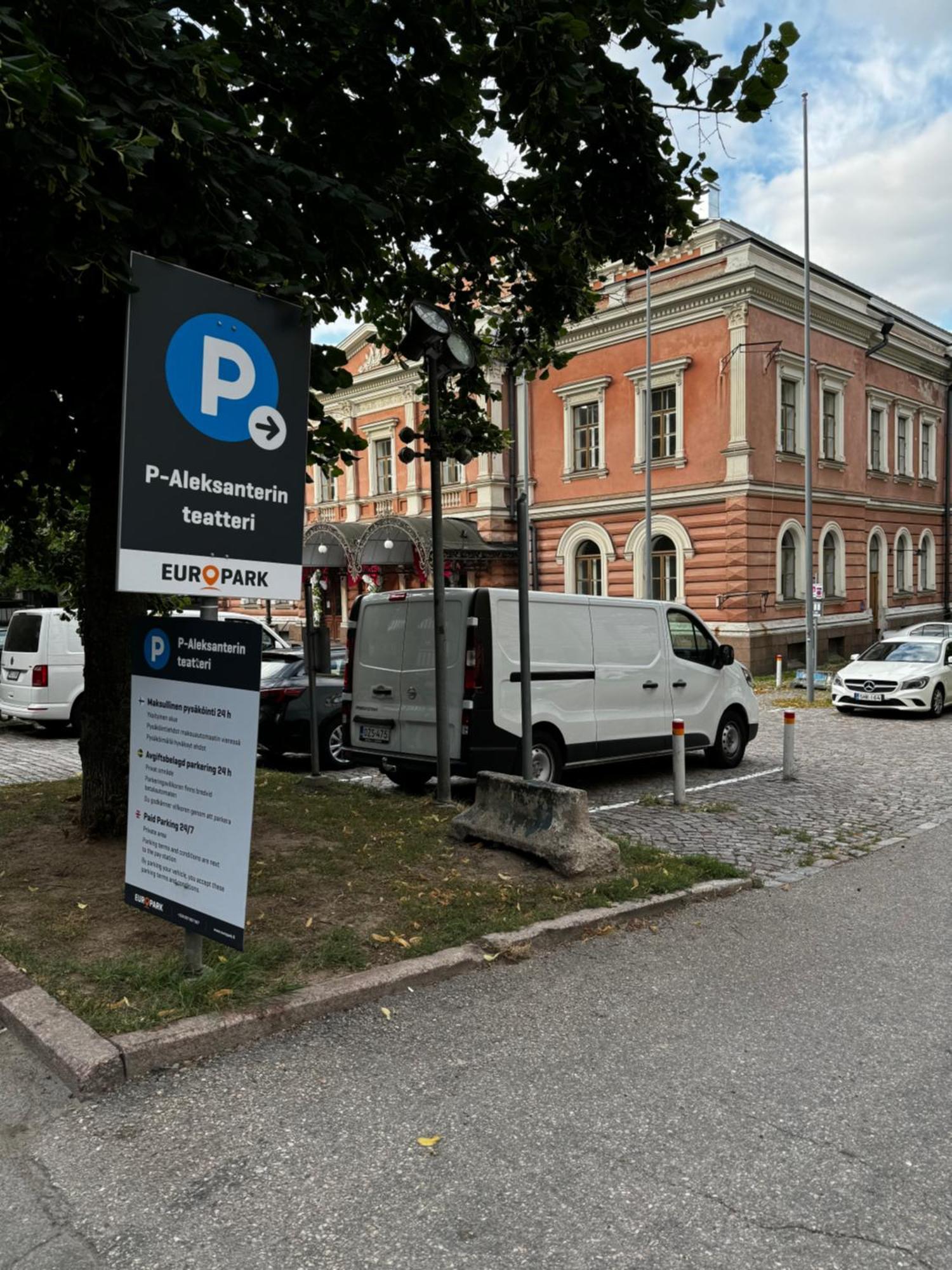 Huoneisto 1br Demure Design Urban Living Space