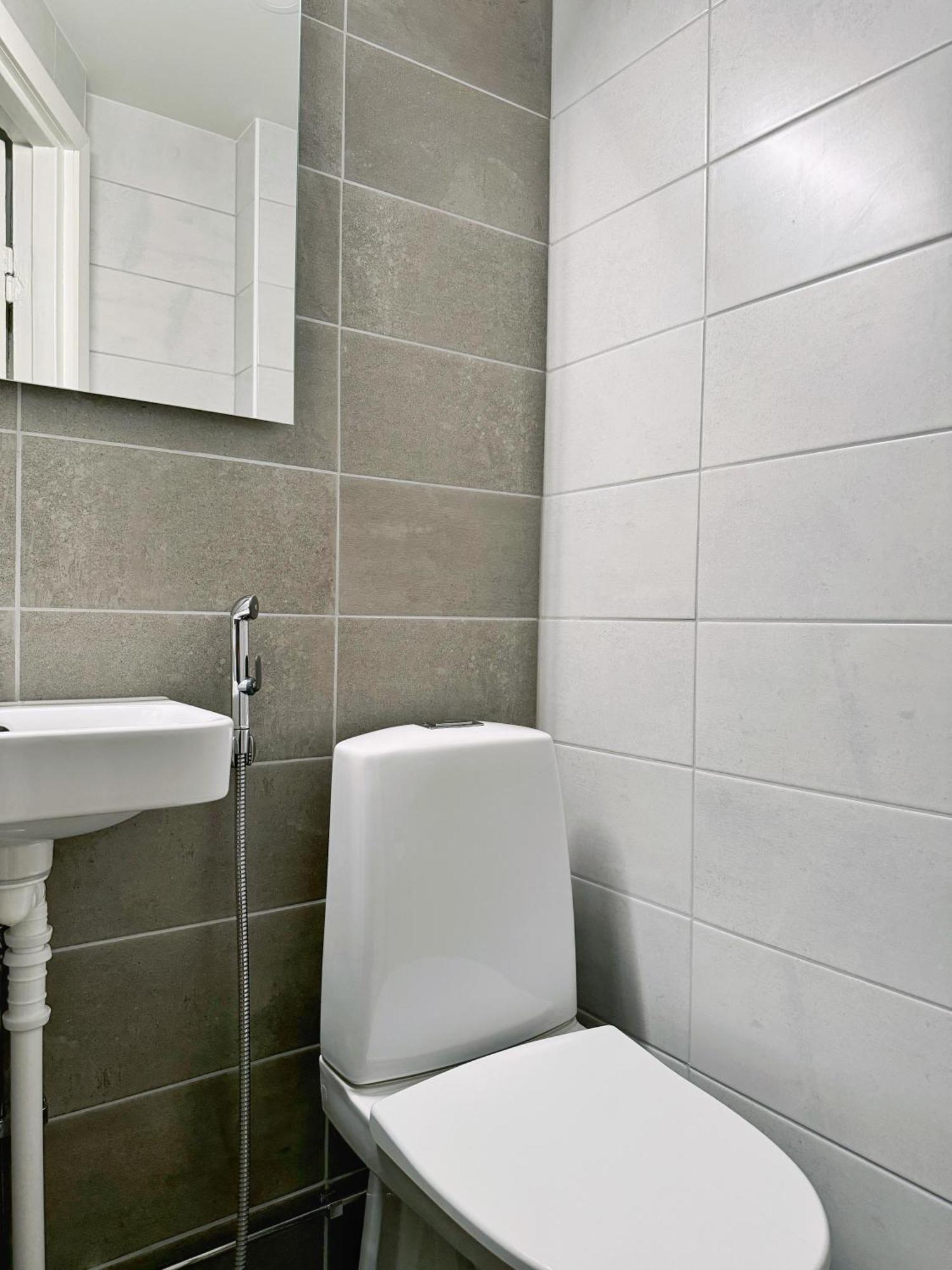 1br Demure Design Urban Living Space