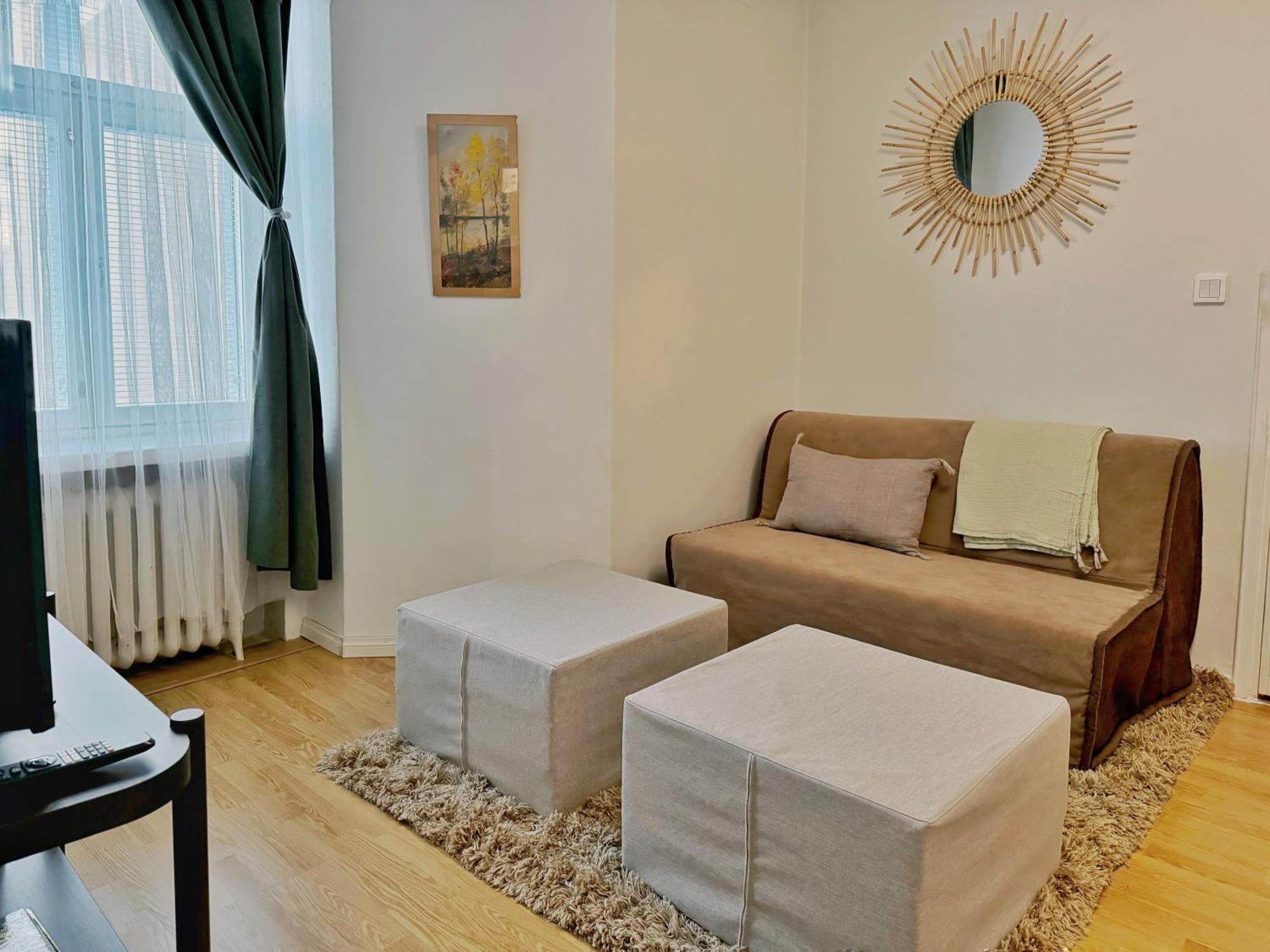1br Demure Design Urban Living Space Huoneisto