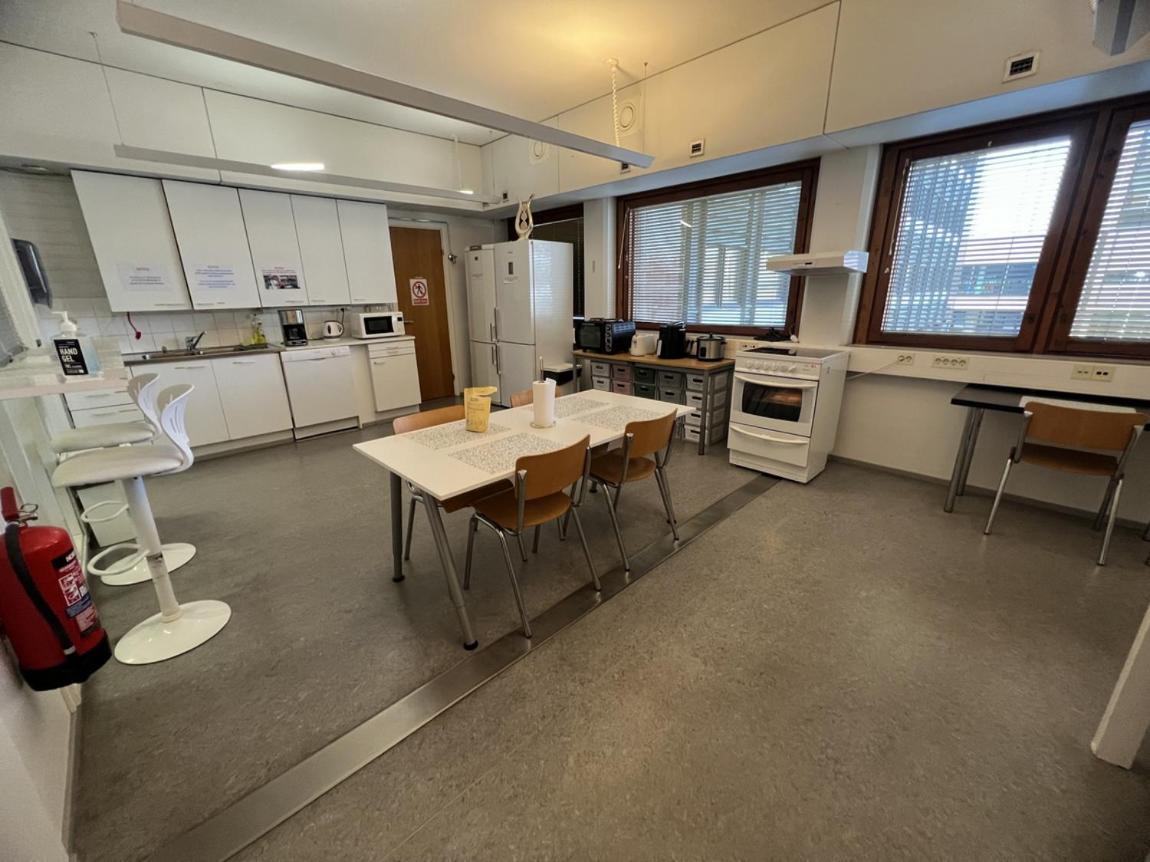 Office House Services 218 Hostelli *