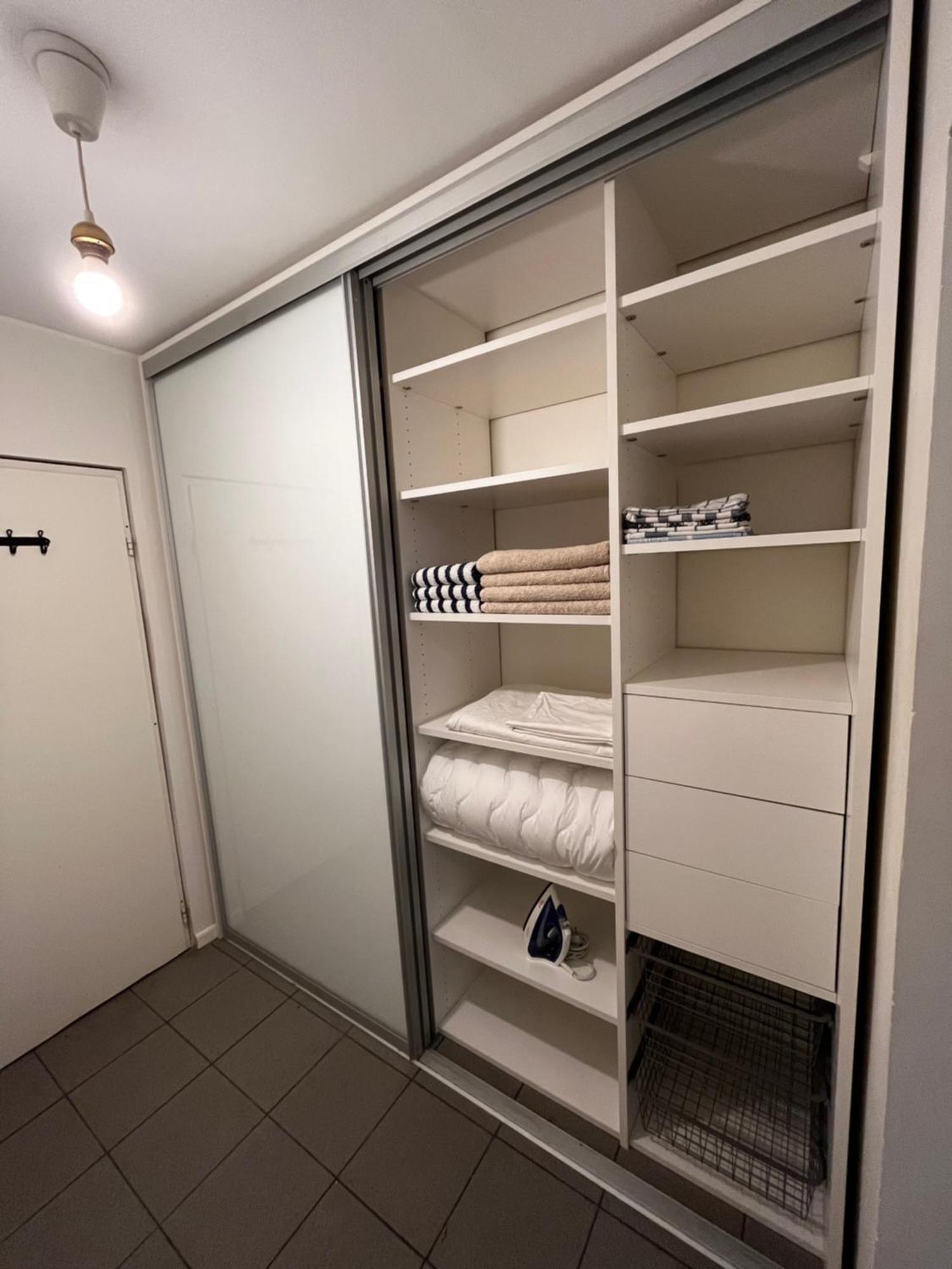 Modern With Balcony In Center Huoneisto Helsinki