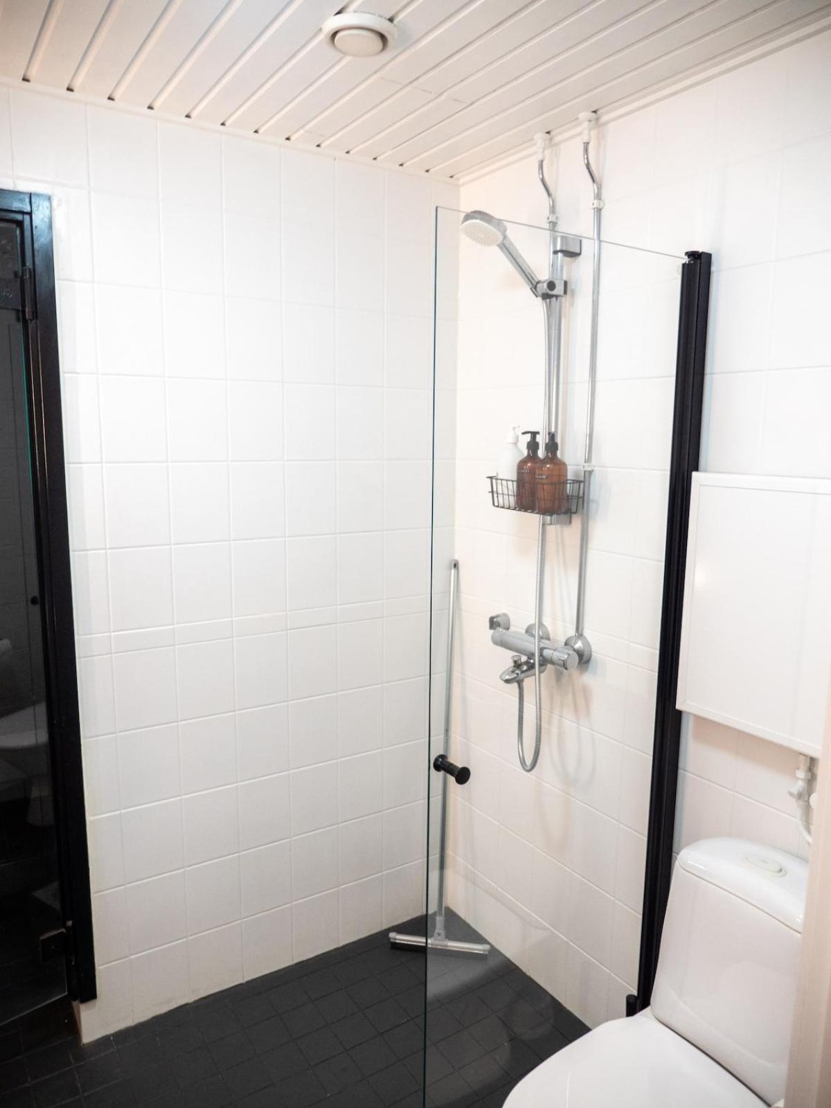 Huoneisto Two-room Flat With Sauna, Glazed Balcony And Free Parking Lot
