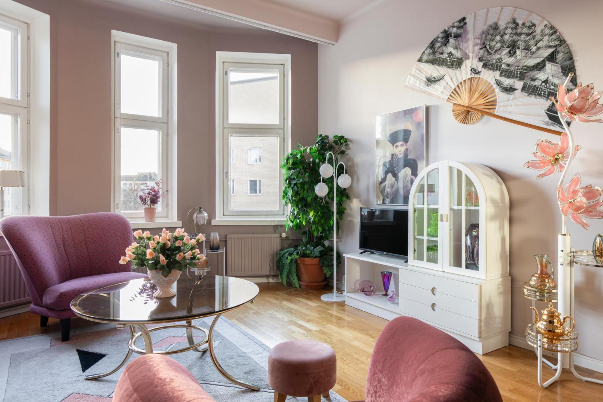Huoneisto Lovely Vintage Suite, Autohalli