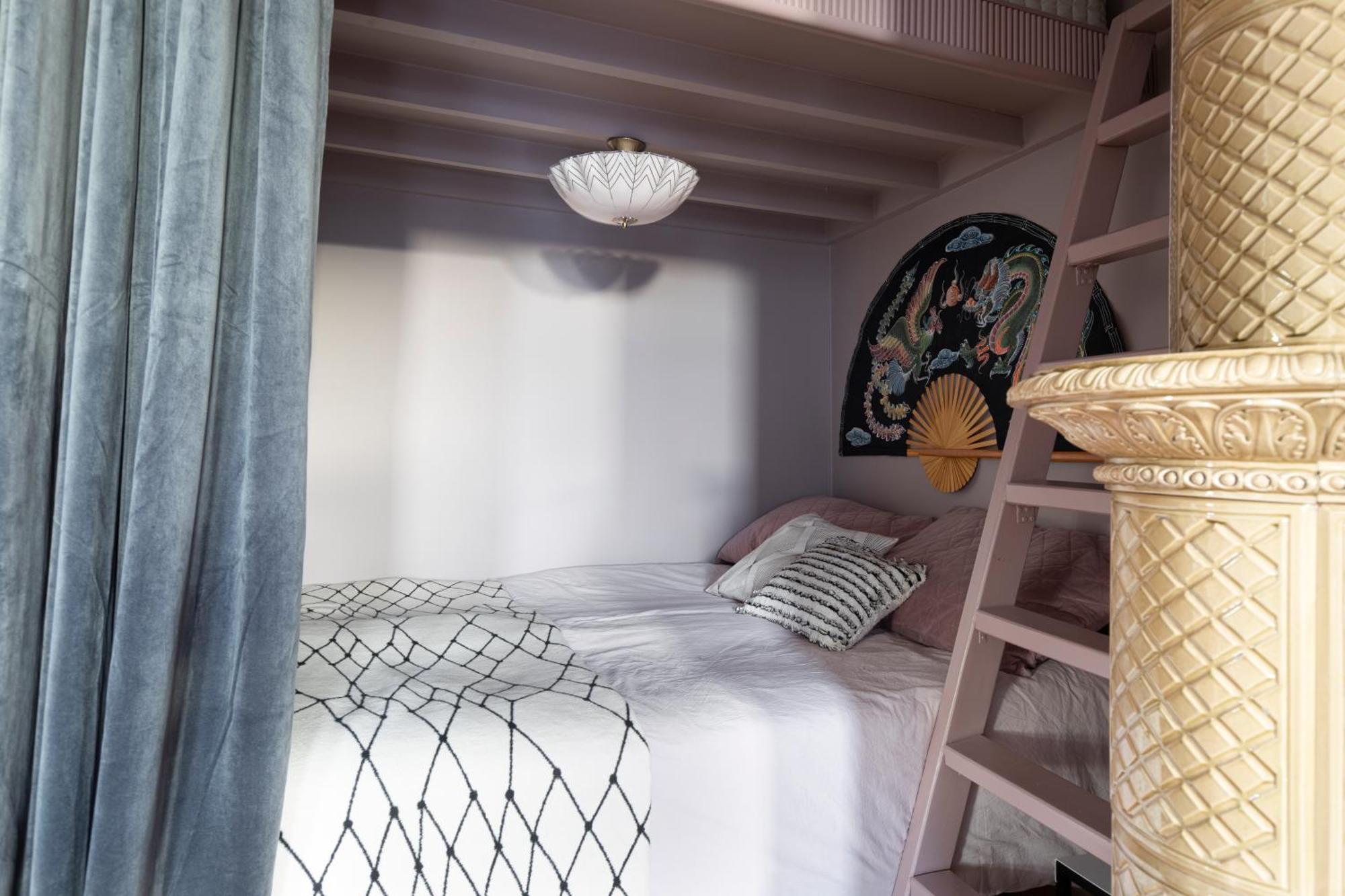 Huoneisto Lovely Vintage Suite, Autohalli
