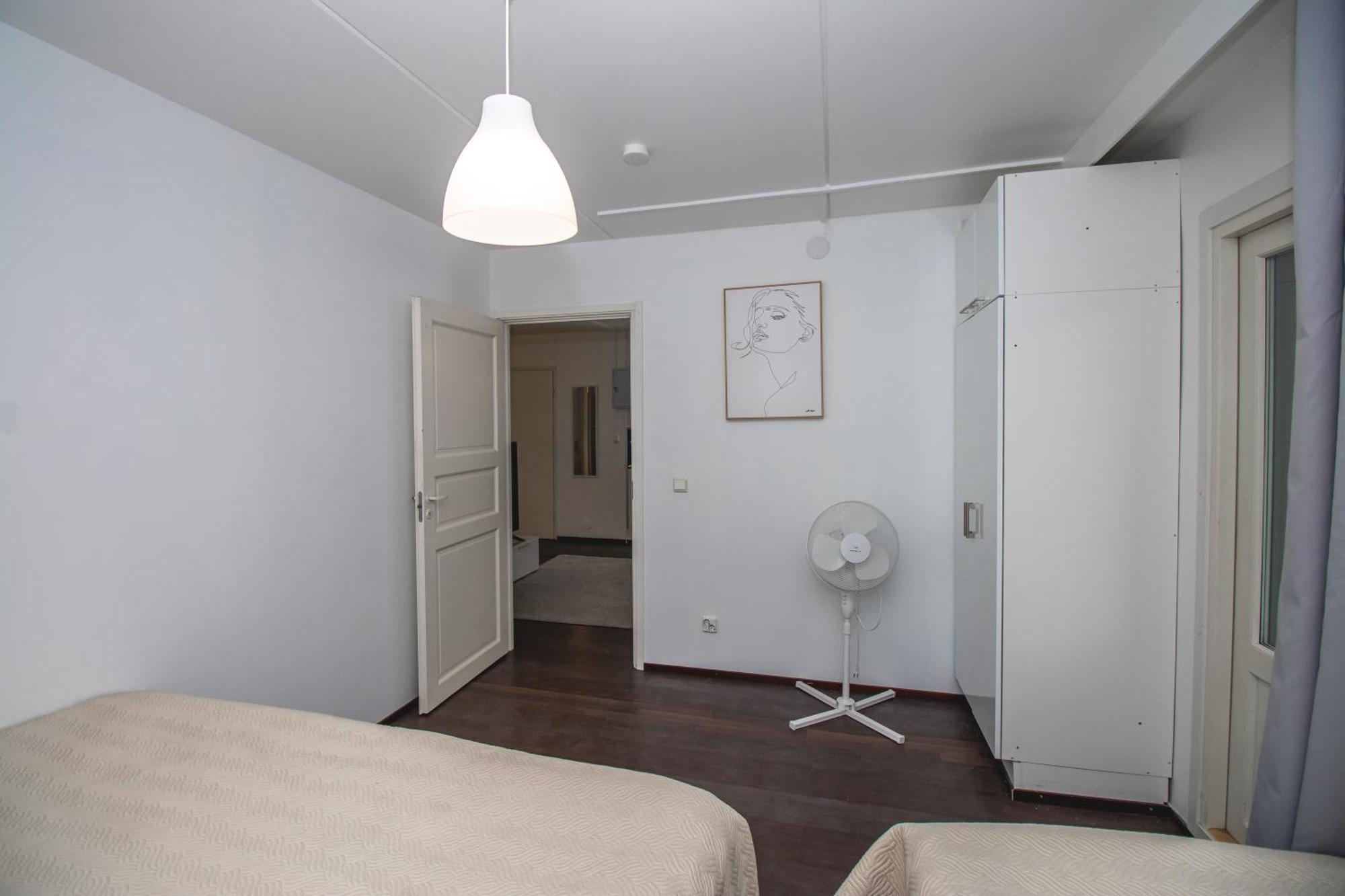 Huoneisto Cozy Near Metro Station *