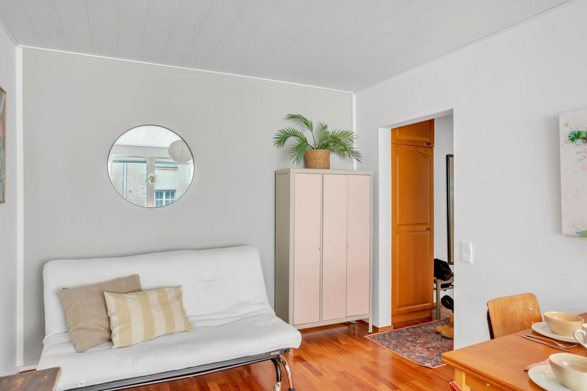 Design District W Free Parking Garage, Balcony, Netflix, 200m Tram&bus Huoneisto