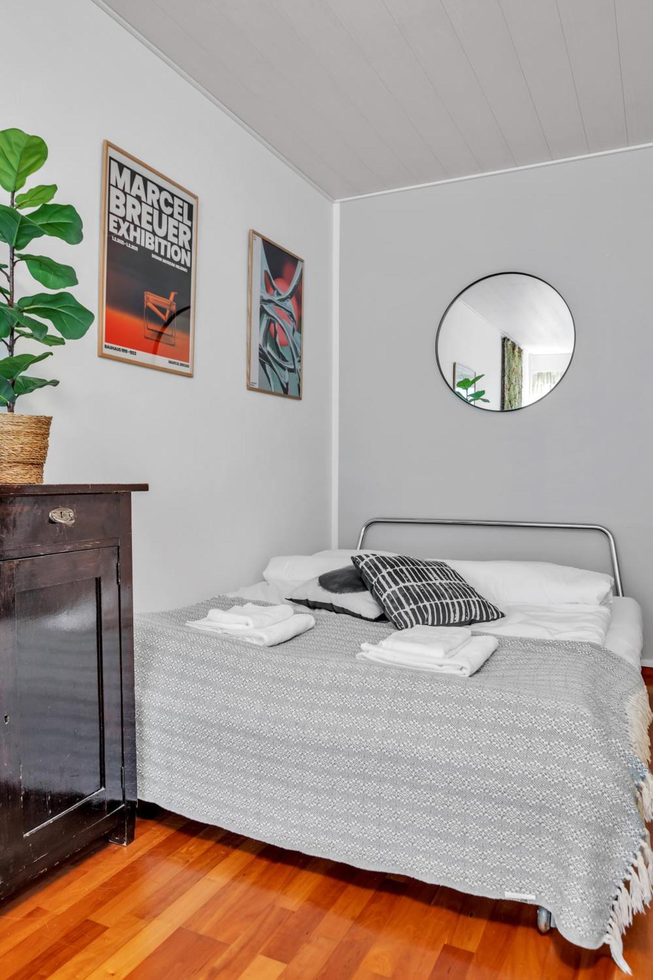 Huoneisto Design District W Free Parking Garage, Balcony, Netflix, 200m Tram&bus *