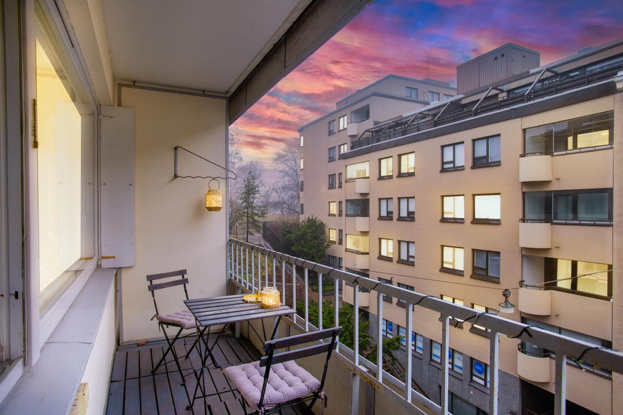 Huoneisto Design District W Free Parking Garage, Balcony, Netflix, 200m Tram&bus Helsinki
