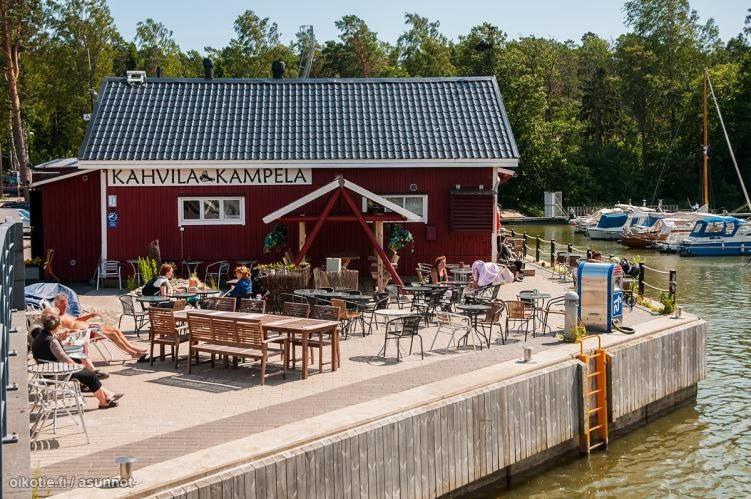 Cozy Coastal Stay, Near Nature Huoneisto