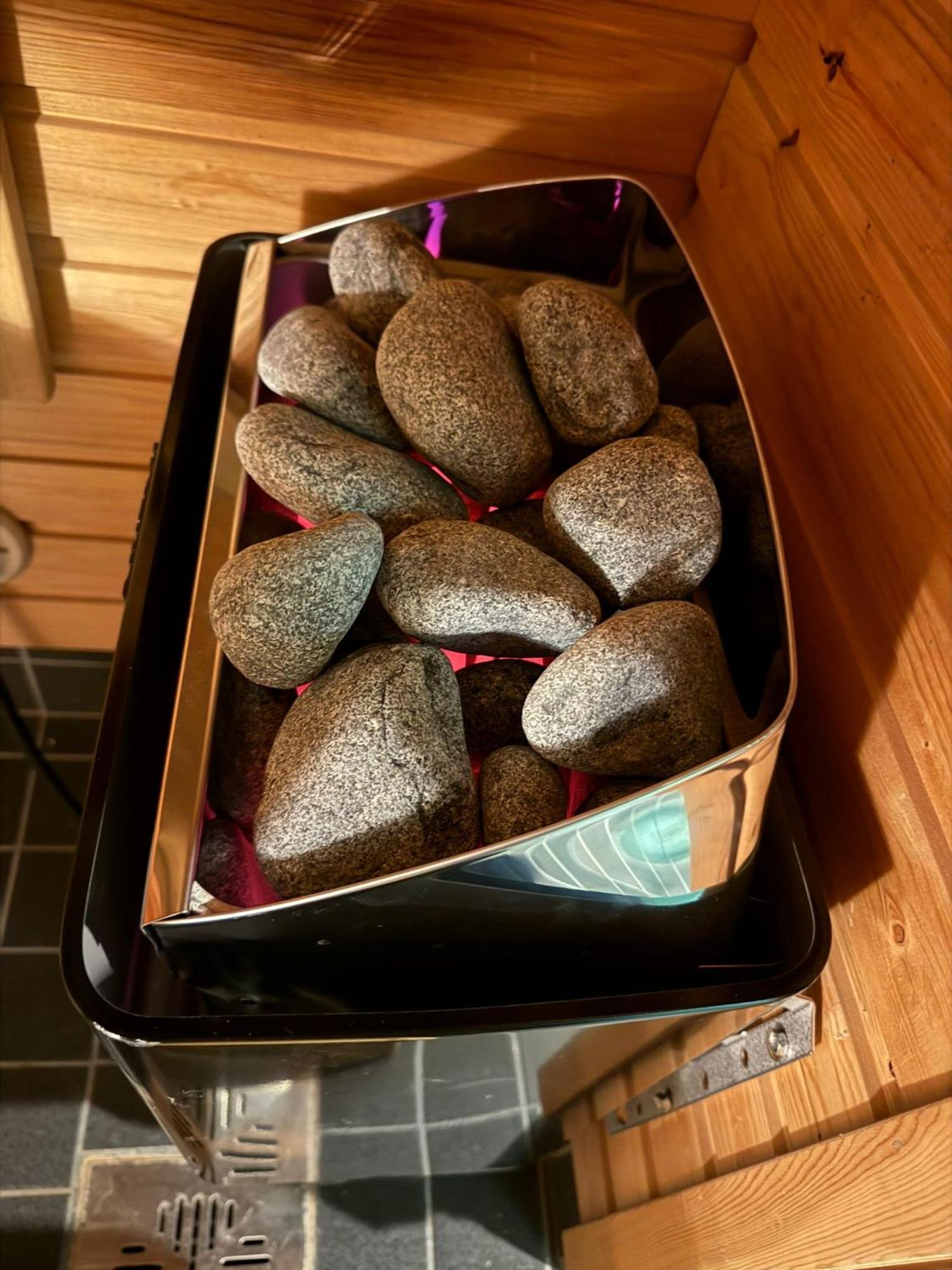 41 M2 With Sauna, View And Balcony To The Park Saunallinen Yksioe Huoneisto Helsinki