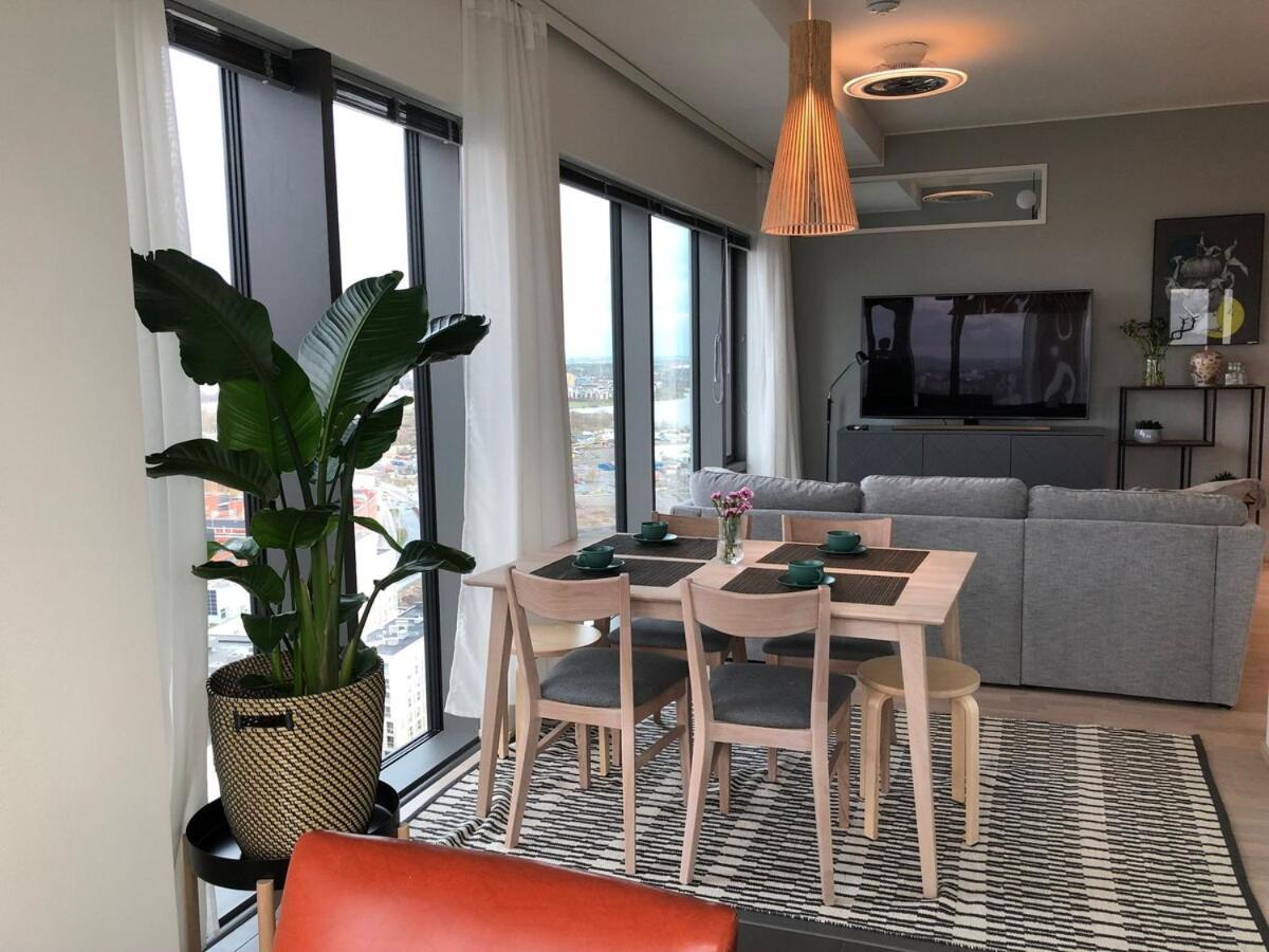 Spacious Corner With Sea View Huoneisto *