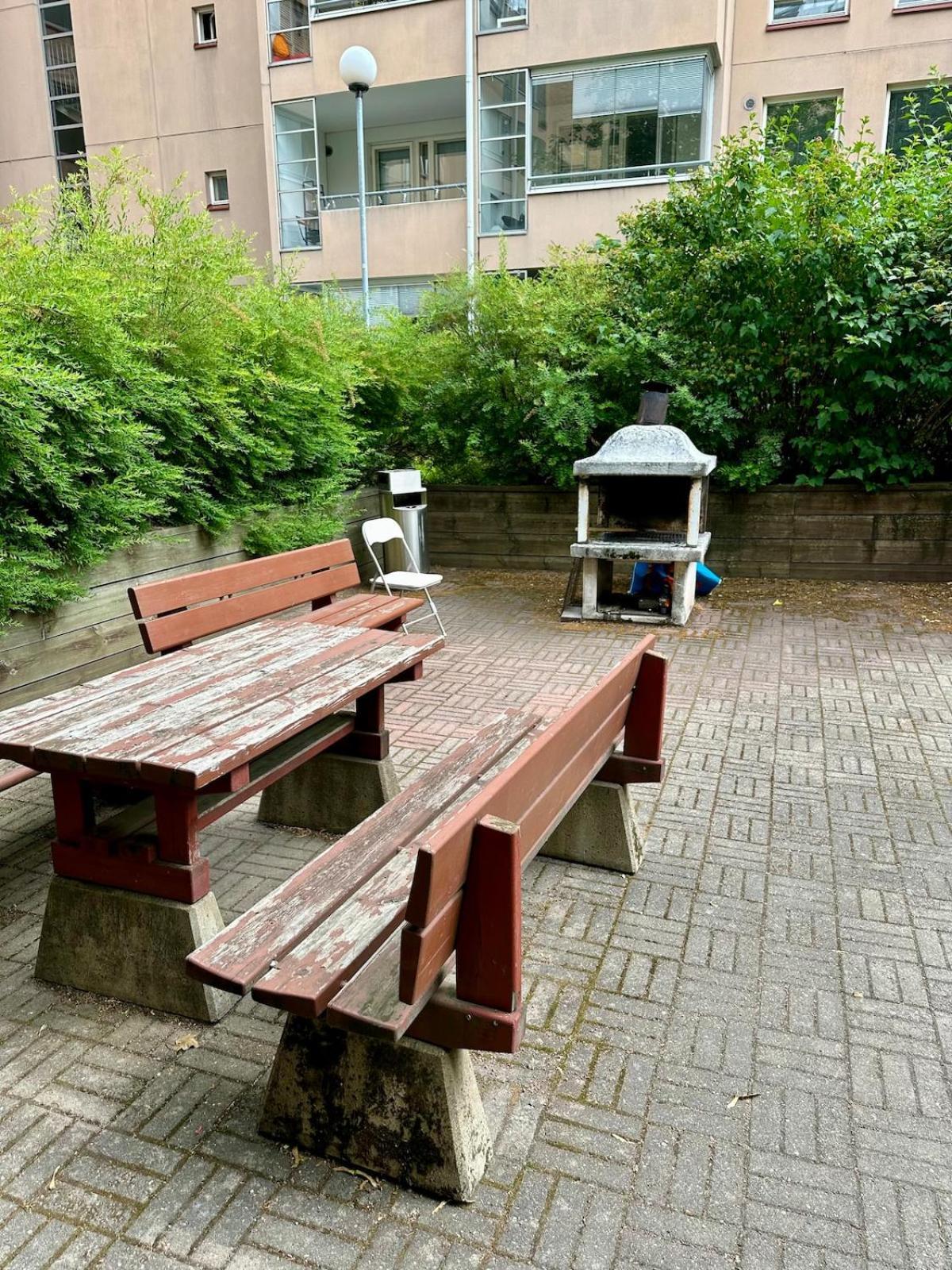 Huoneisto Modern Two-room Flat With Balcony Near Metro