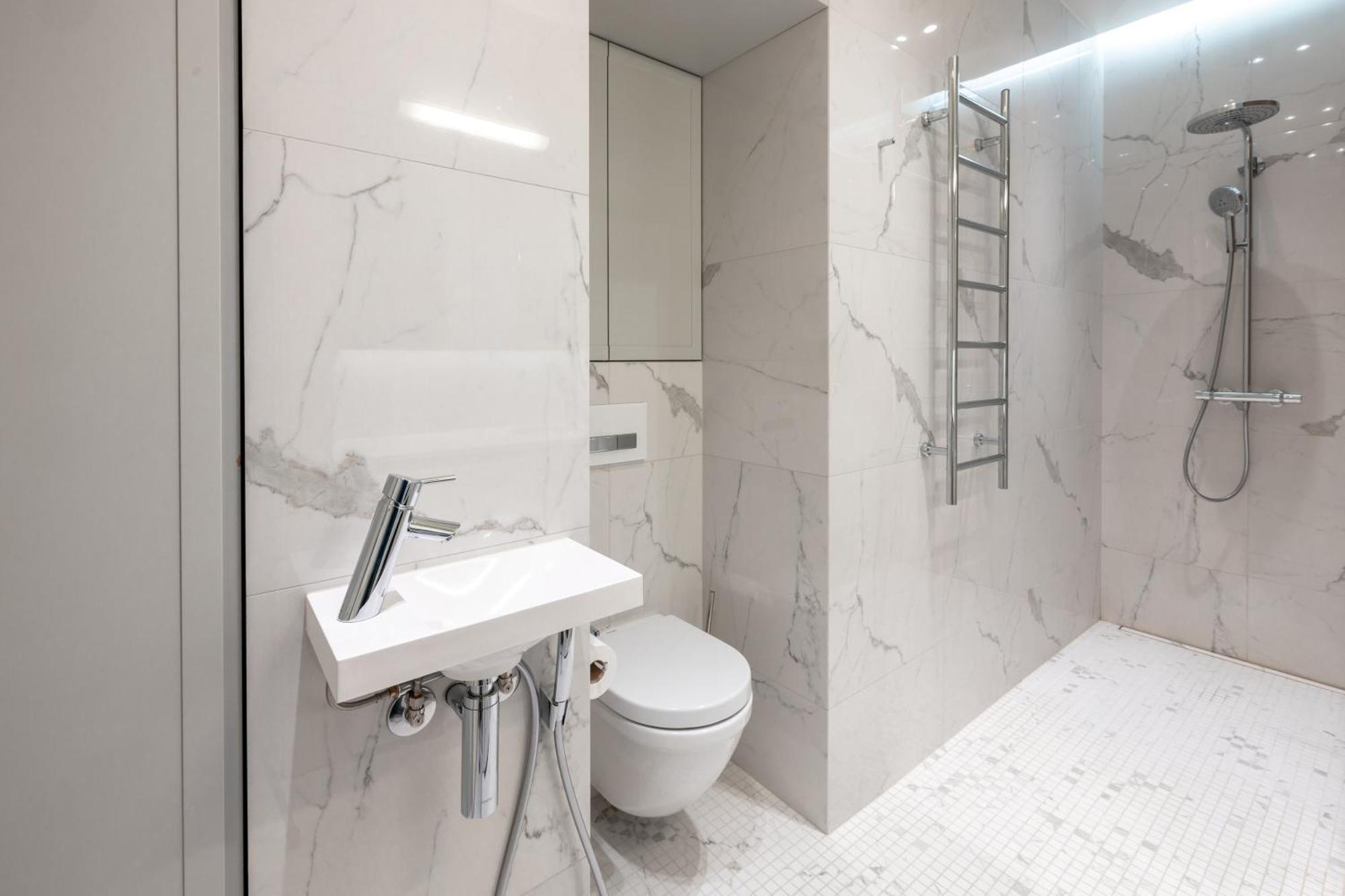 Huoneisto 2ndhomes Beautiful 1br With Sauna In Centre