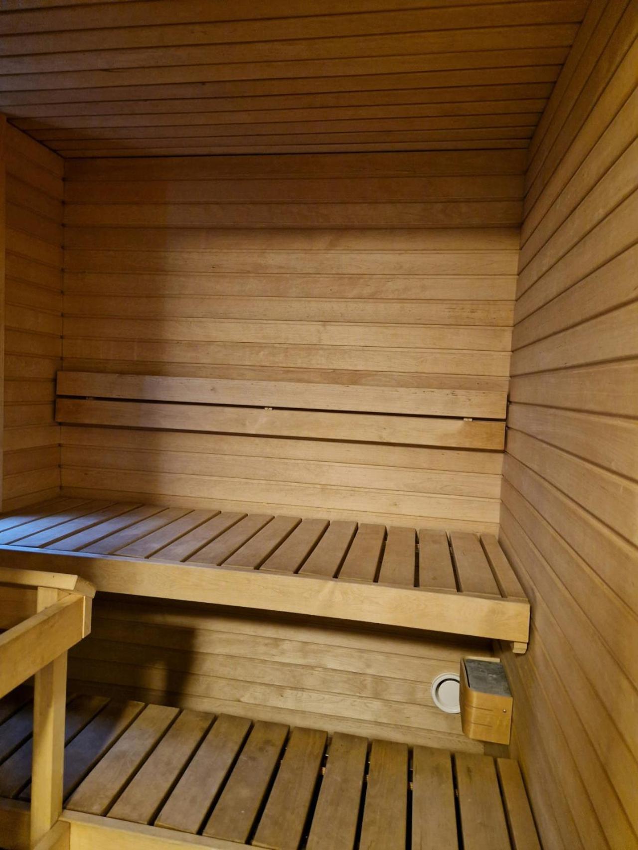 Spacious For 8 With Sauna In Jatkasaari *
