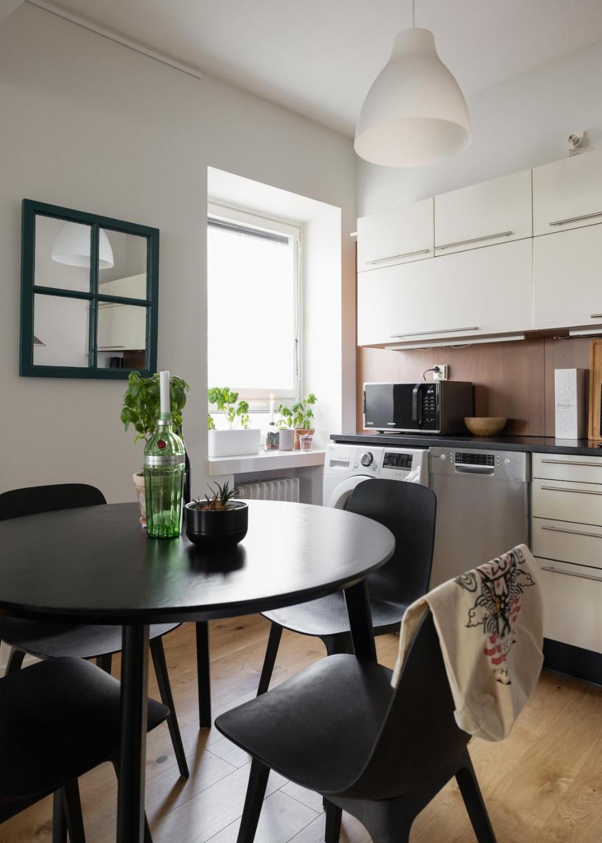 Huoneisto A With Workspace *