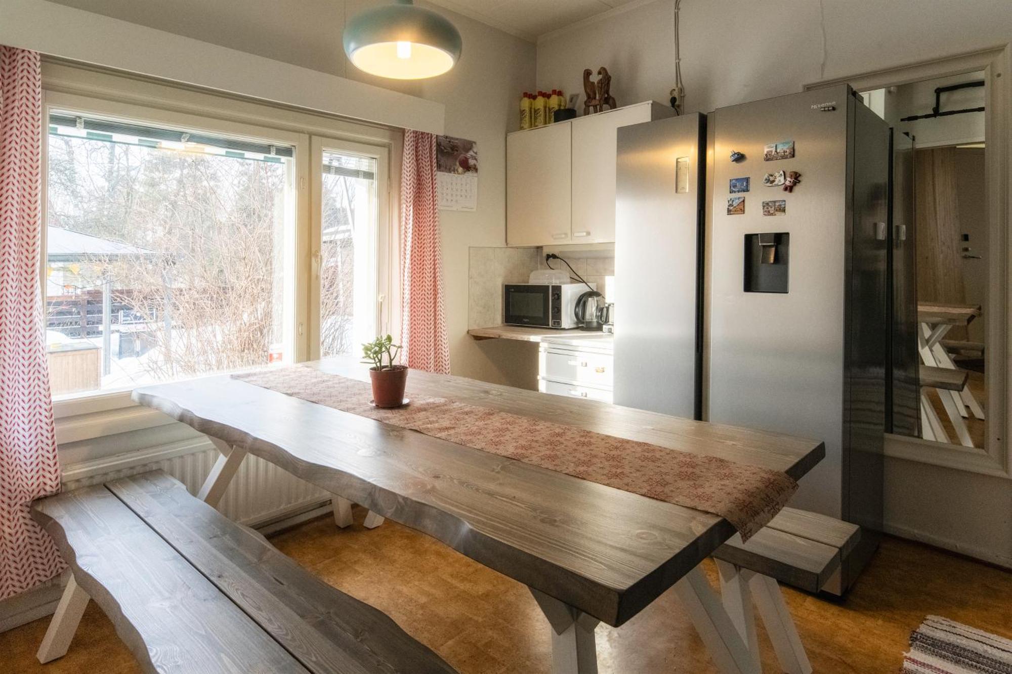 Quiet Private In Shared - Yksityinen Rauhallinen Huone Kodissa- 15min To Kotimajoitukset