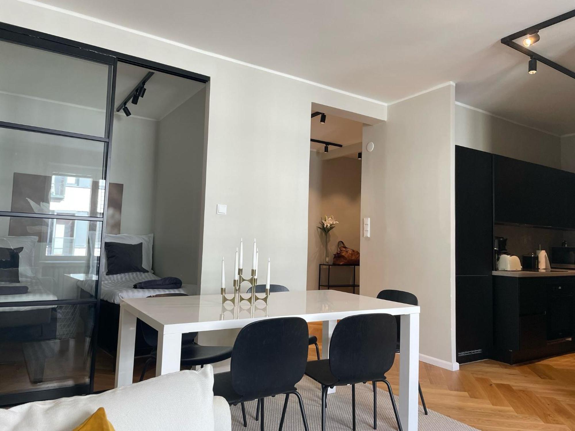 Luxury 2bdr In Center With Free Parking Huoneisto