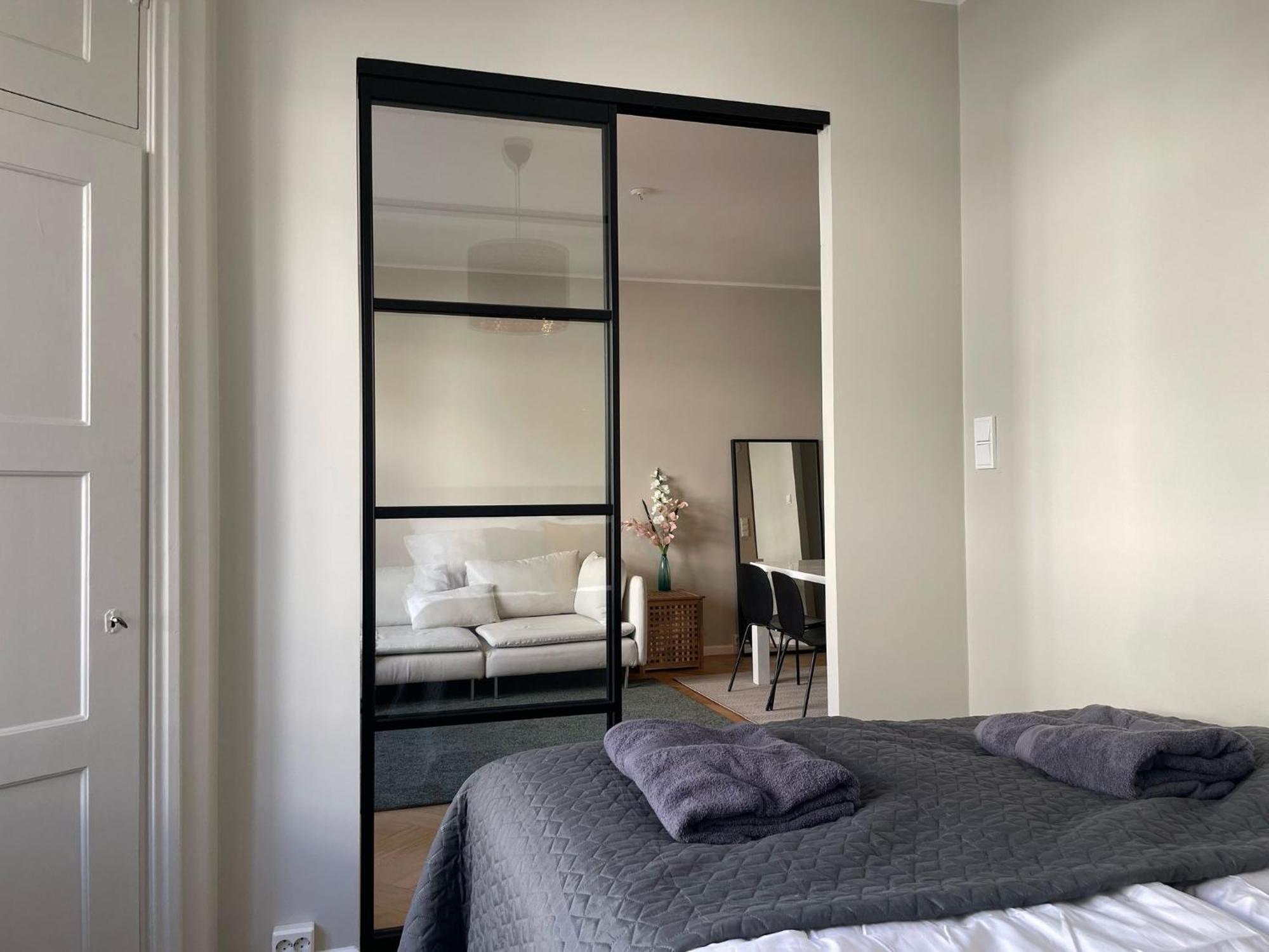 Huoneisto Luxury 2bdr In Center With Free Parking