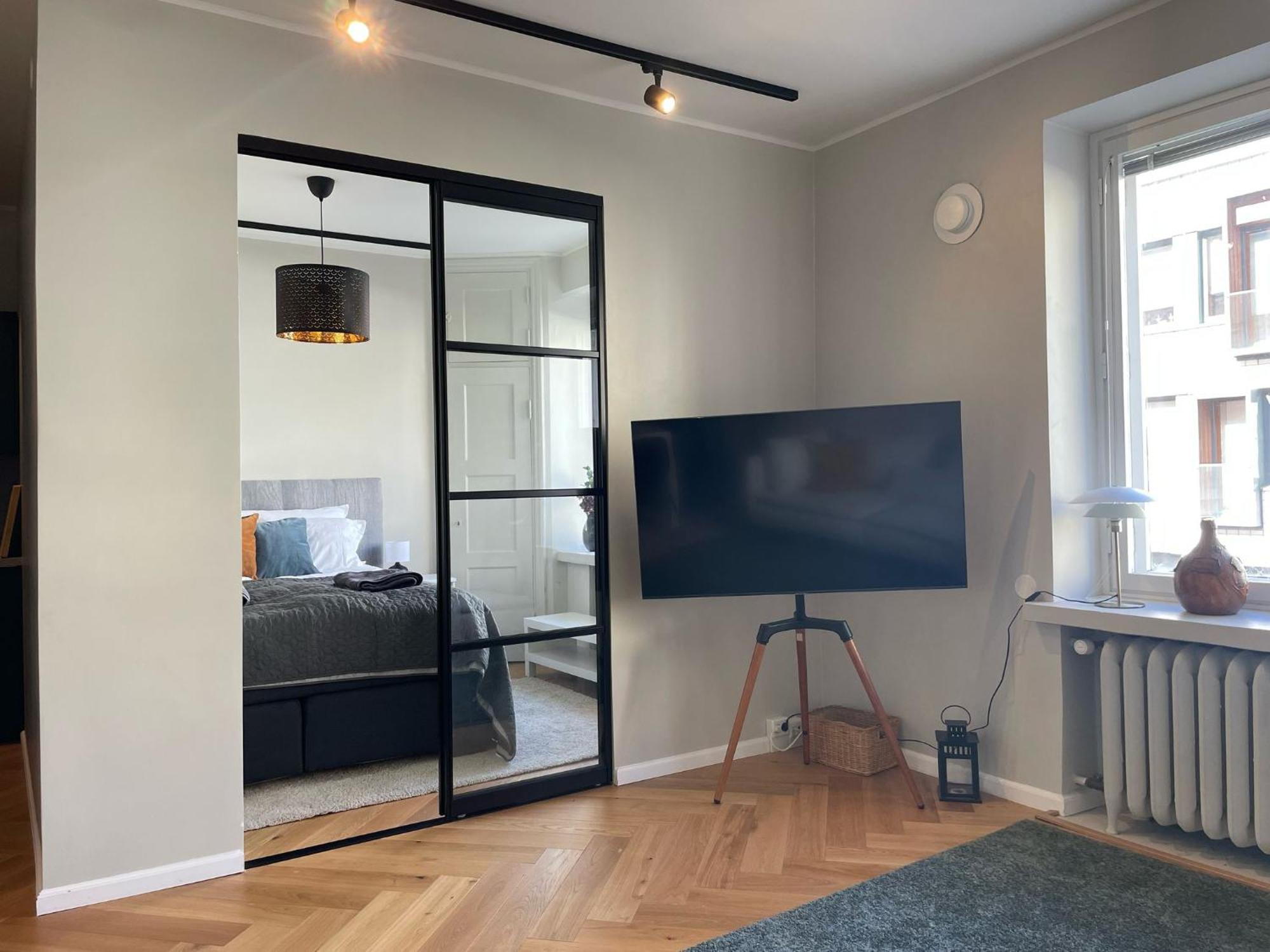 Luxury 2bdr In Center With Free Parking *