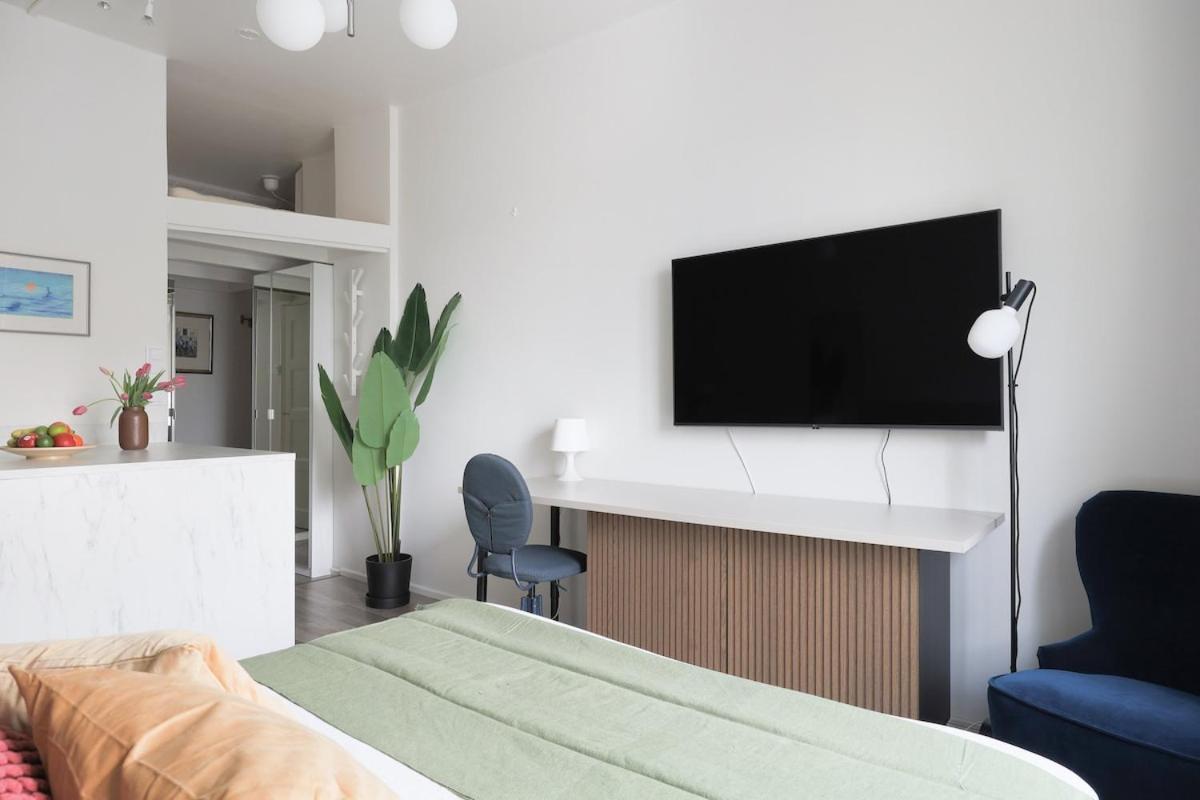 Stylish In The Heart Of Kallio Huoneisto