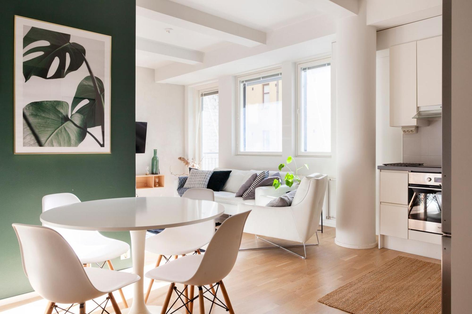 Huoneisto 2ndhomes Stylish With Balcony Helsinki