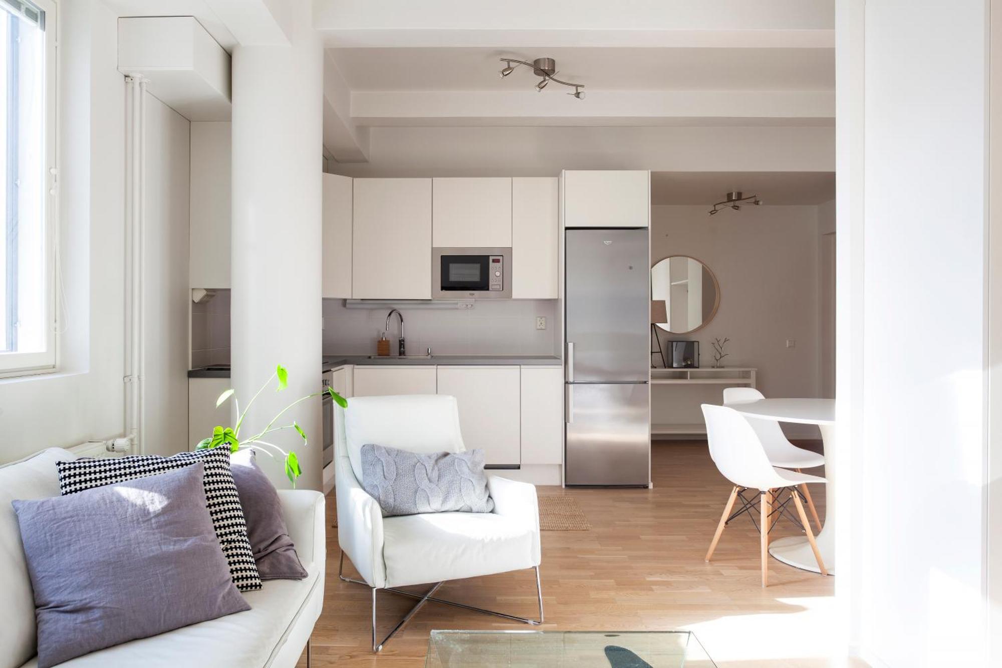 2ndhomes Stylish With Balcony Helsinki