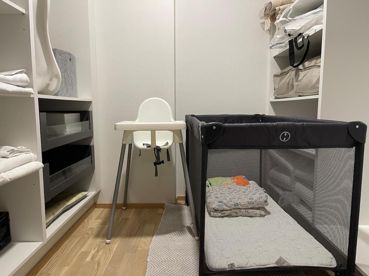 Huoneisto Fredika, Modern 1br,tripla Pasila Prime Location, Parking, Train Station Near Helsinki