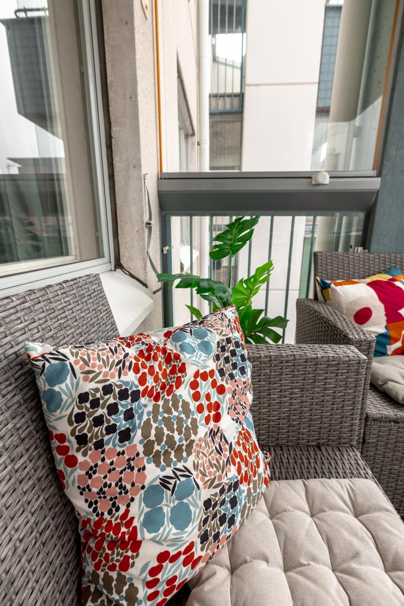 Bright & Comfy 79m2 2br With Sauna And Balcony Helsinki