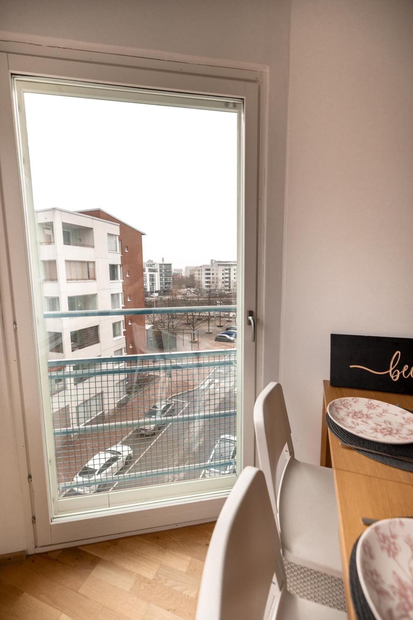 Huoneisto Bright & Comfy 79m2 2br With Sauna And Balcony *