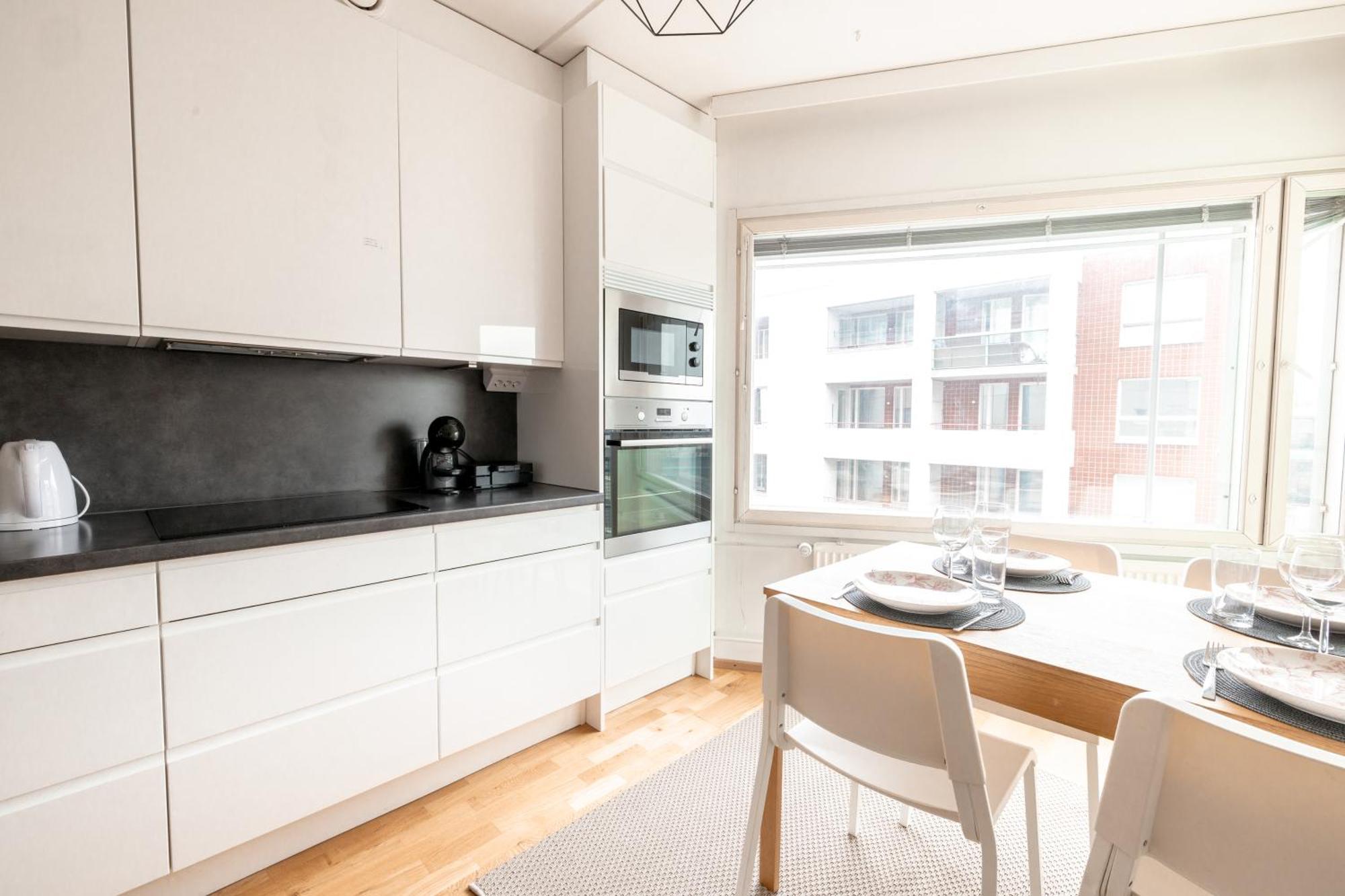Huoneisto Bright & Comfy 79m2 2br With Sauna And Balcony
