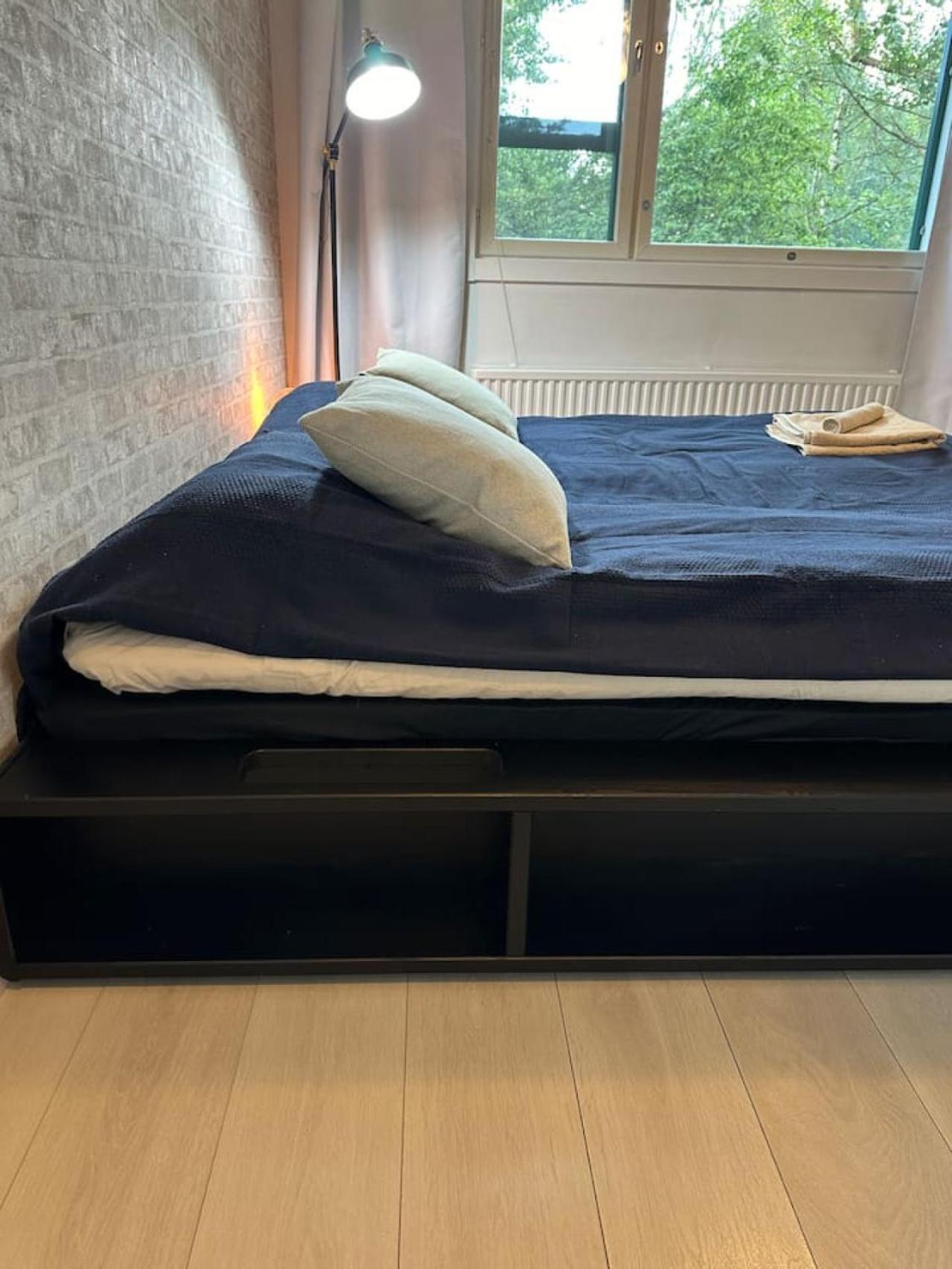 Flat With Essentials, Great Location, Parking Huoneisto Helsinki