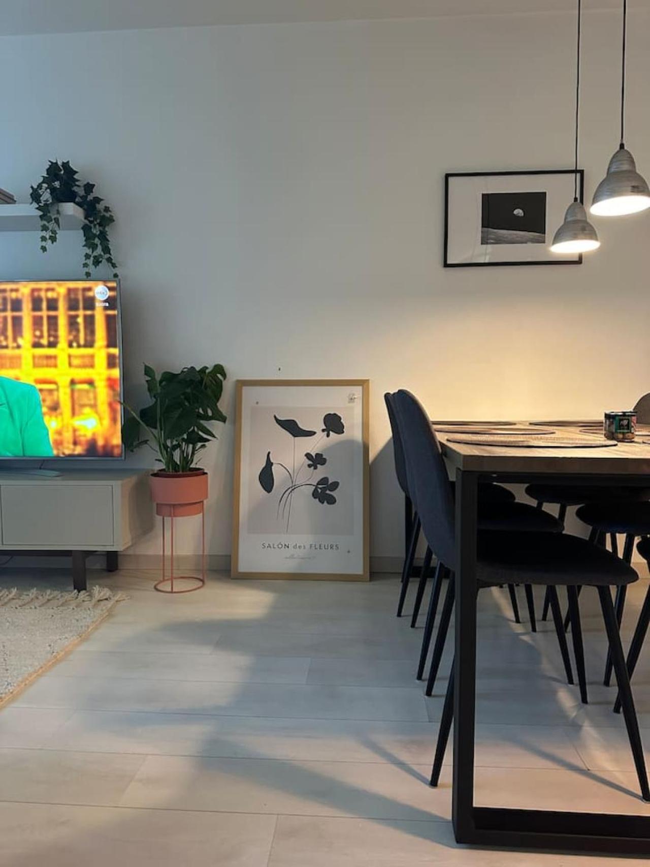 Flat With Essentials, Great Location, Parking *