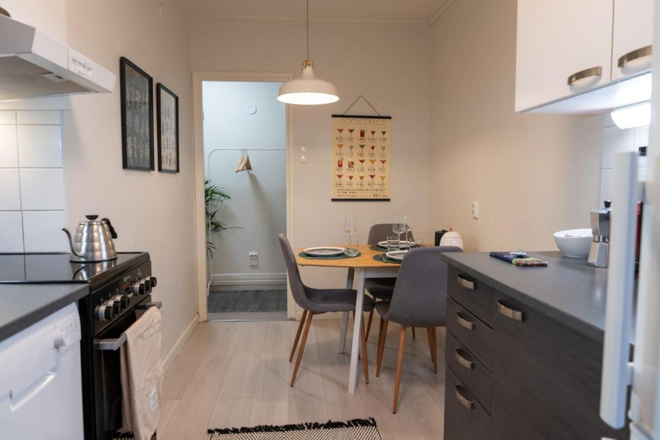 Bright, Lush And Comfortable In Kallio Huoneisto Helsinki