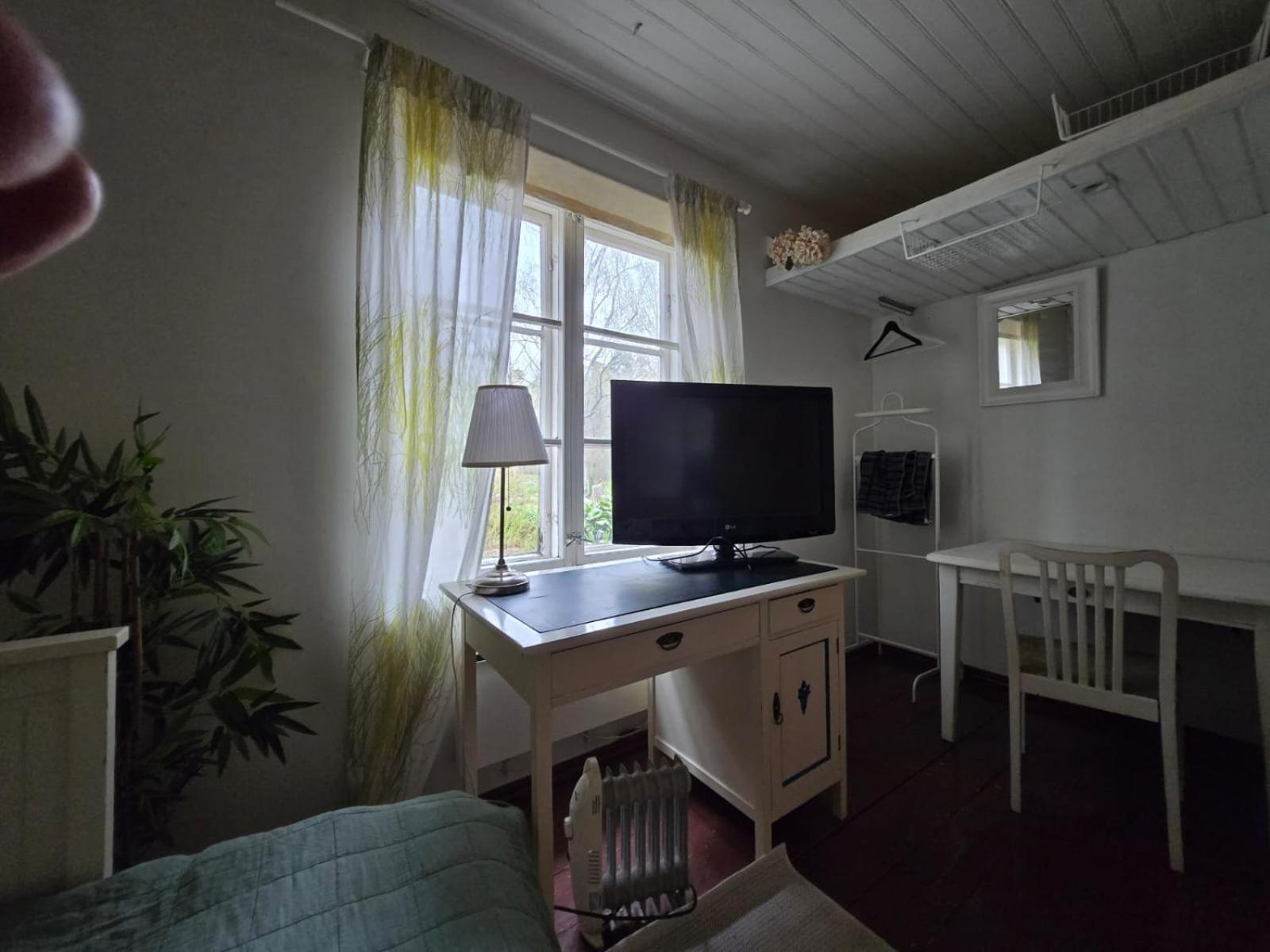 Private In A 250 Years Old House *