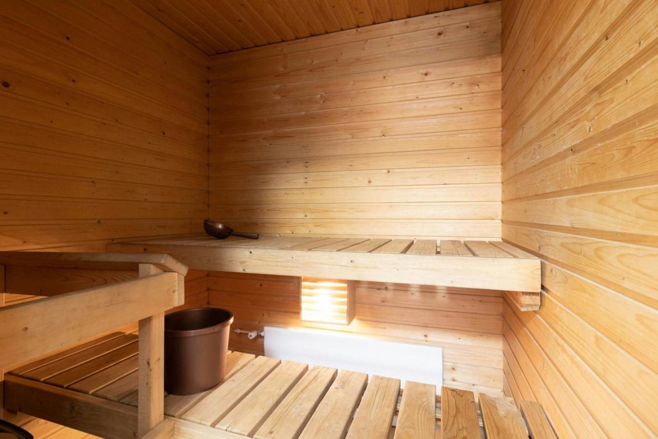 Convenient For 2 With Sauna In Vuosaari Huoneisto