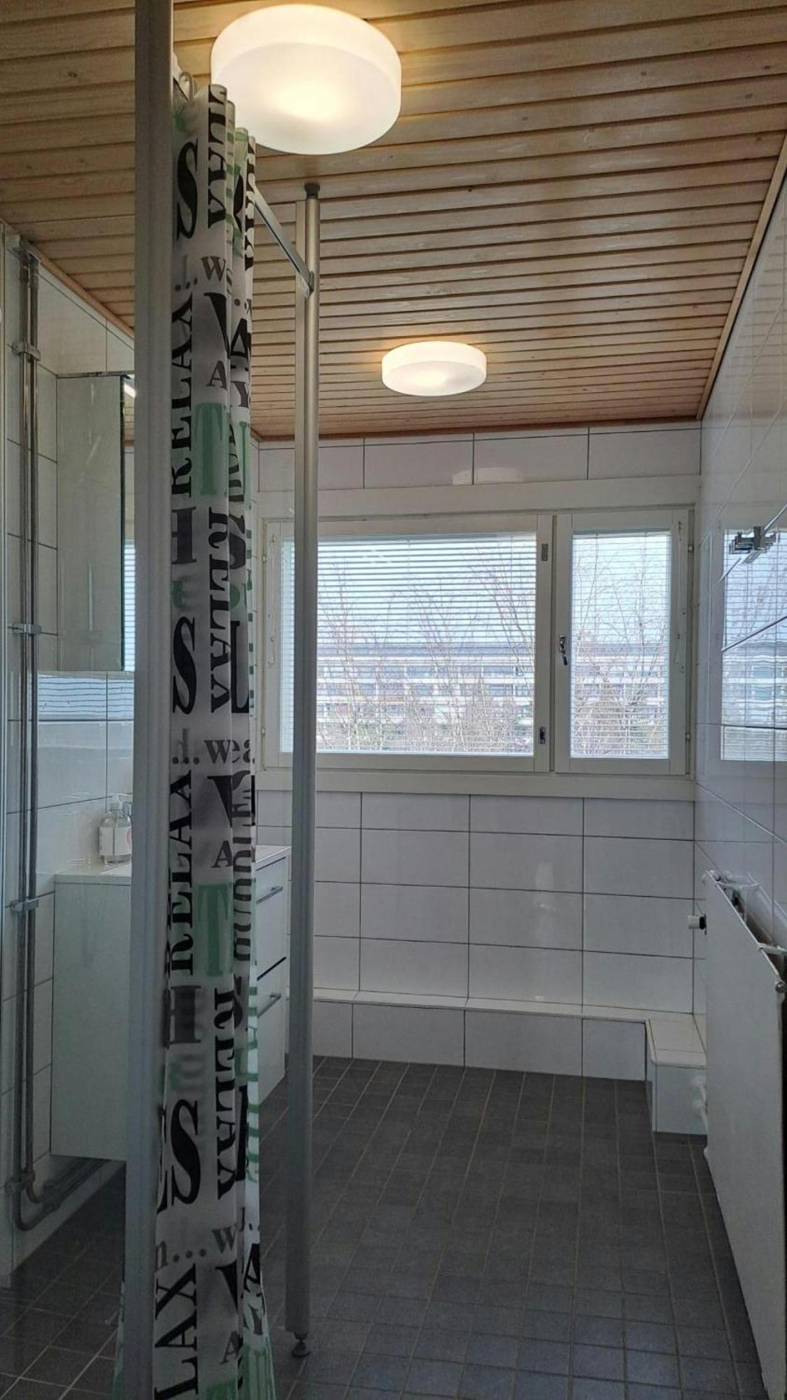 Huoneisto Spacious For 6 *