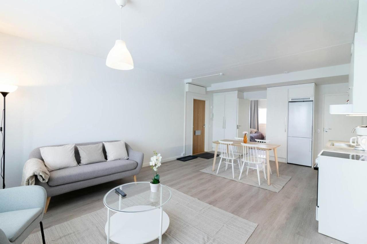 Huoneisto Cozy 3 Bedroom For 8 *