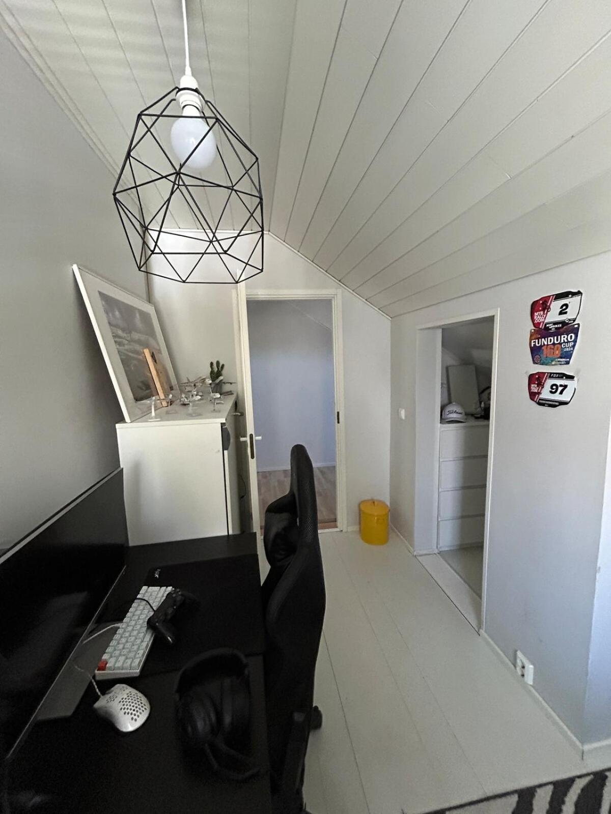 Huoneisto Large House - Sauna, Backyard & Tranquility