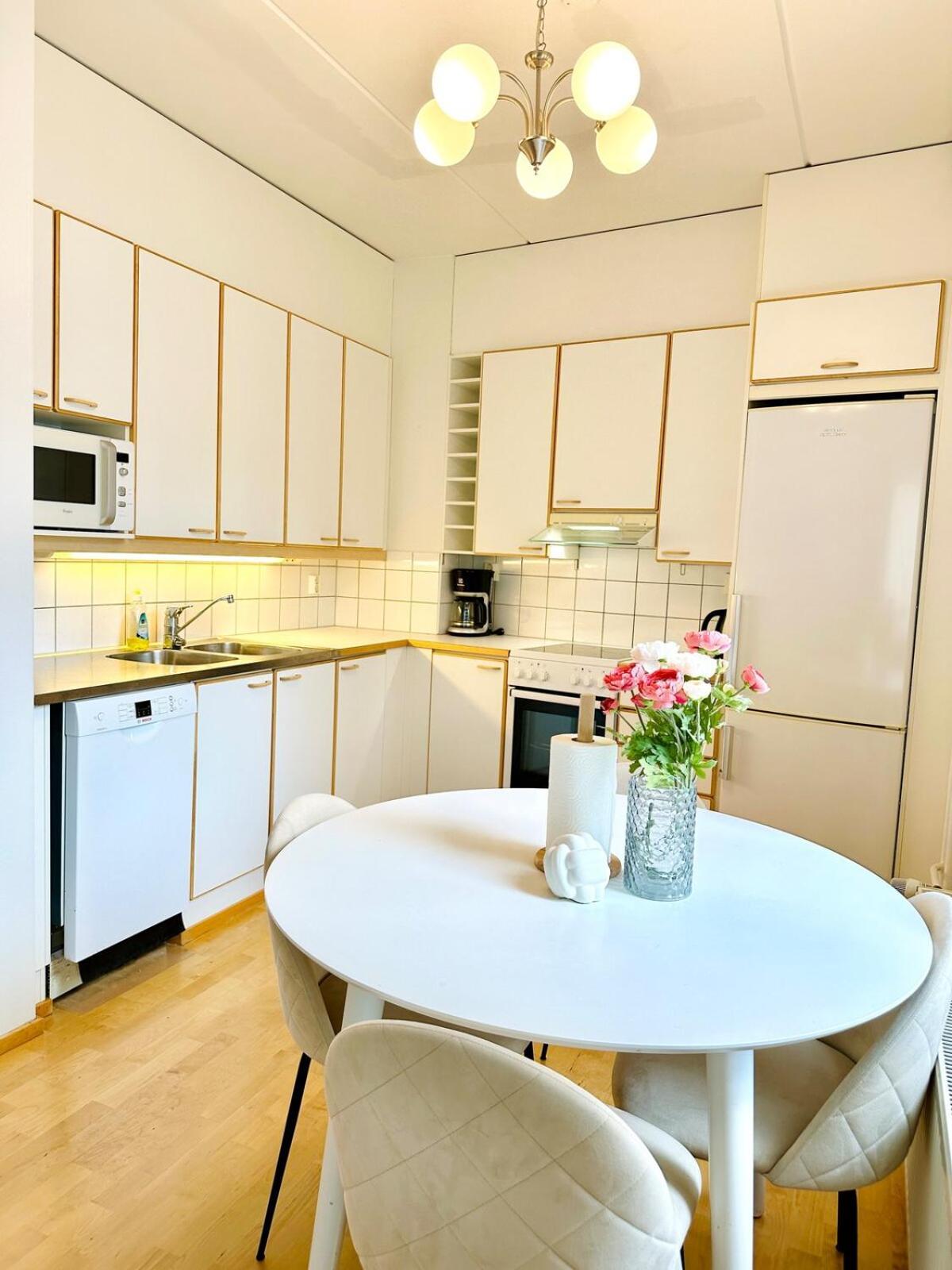 Stylish One Bedroom - Metro, Sauna And Free Parking Huoneisto *