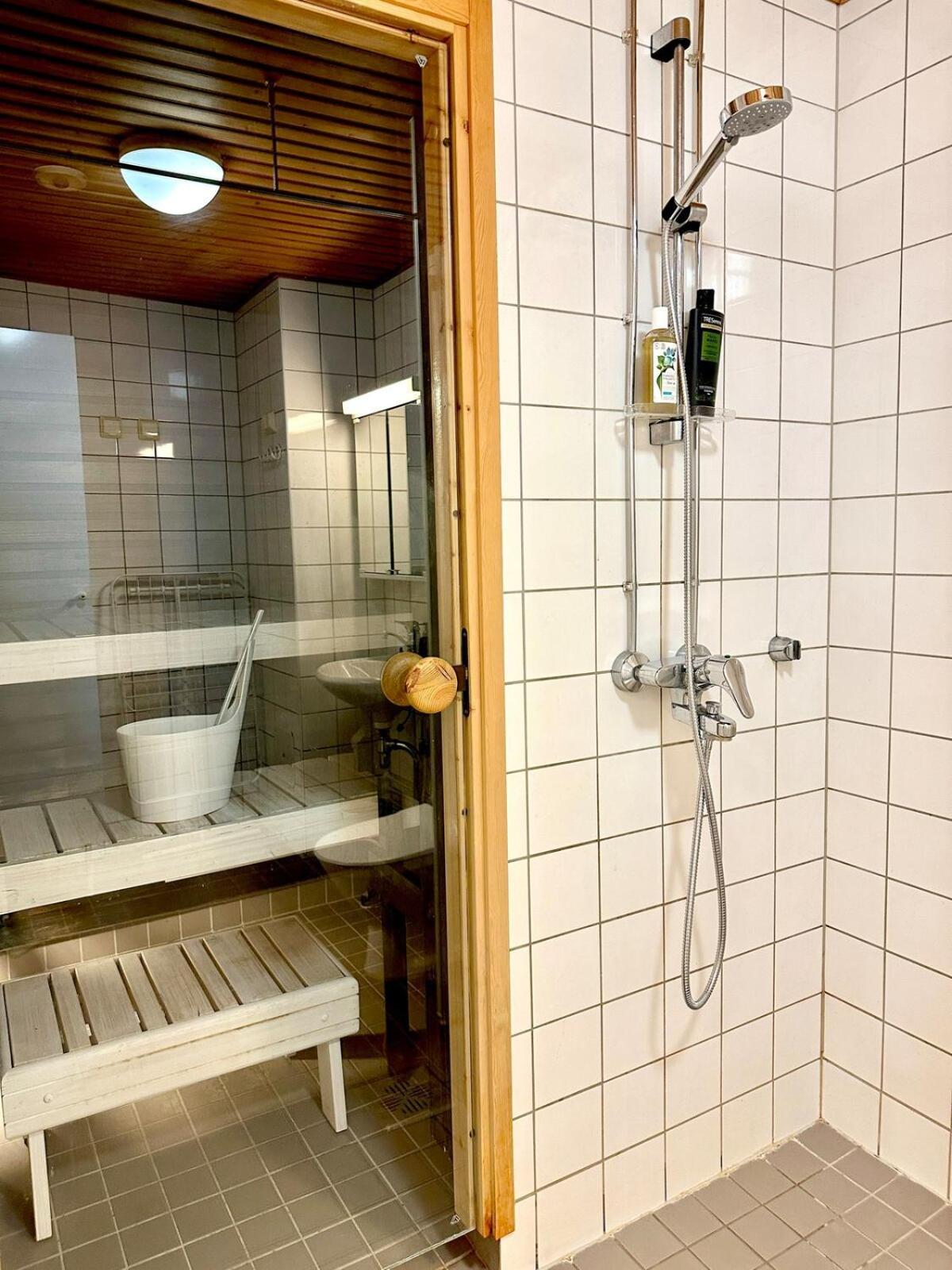 Stylish One Bedroom - Metro, Sauna And Free Parking *