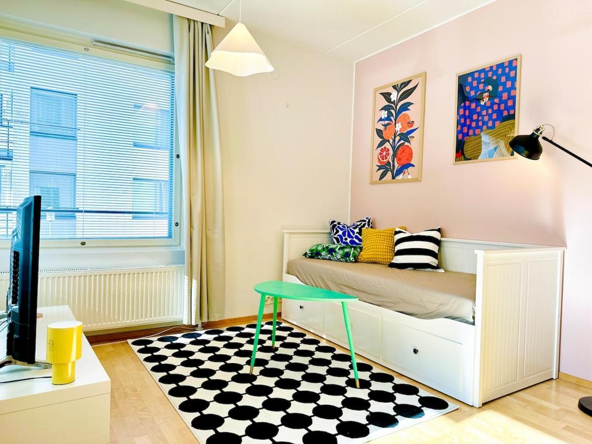 Huoneisto Stylish One Bedroom - Metro, Sauna And Free Parking *