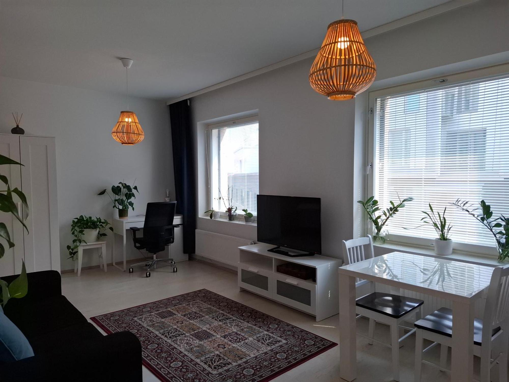 1br Cozy About 10 Min Walk To Center Huoneisto