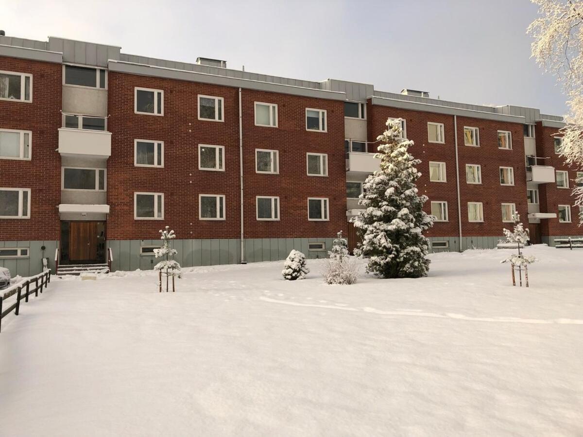 Huoneisto Quiet Close To The Mall And The Metro
