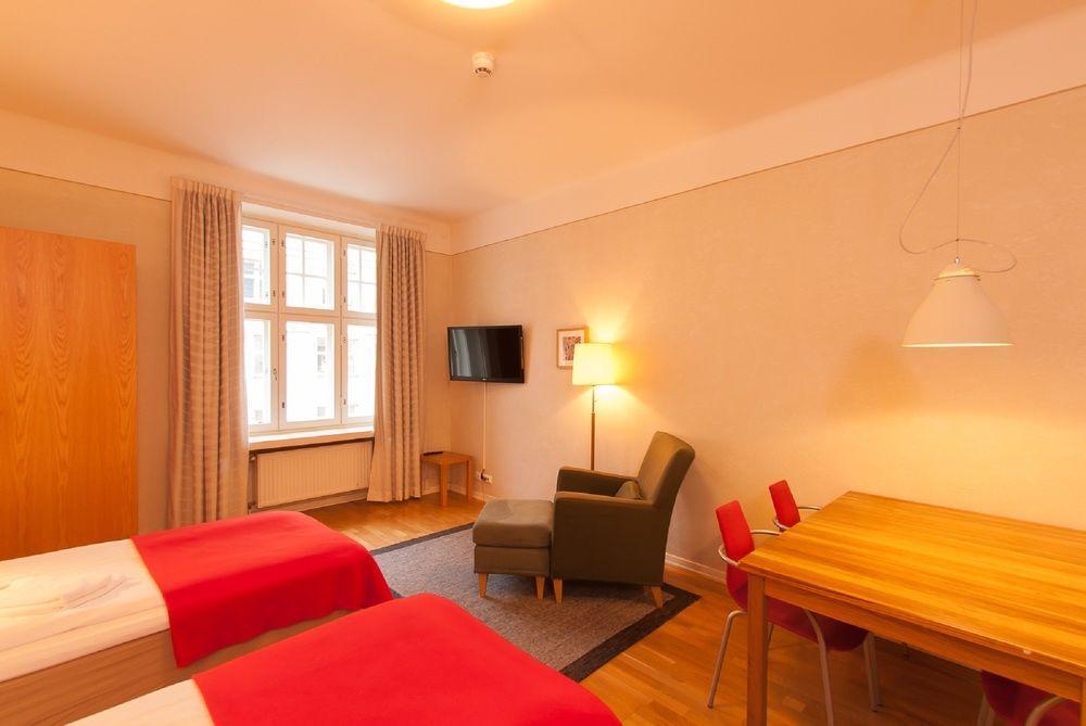 Hellsten Parliament 3*