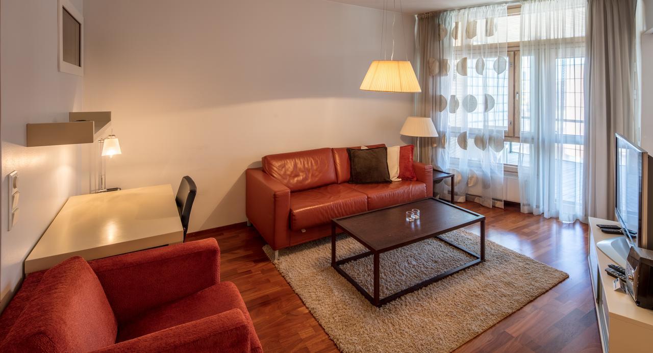 Huoneisto City Center Park View Studio With Sauna And Balcony Helsinki
