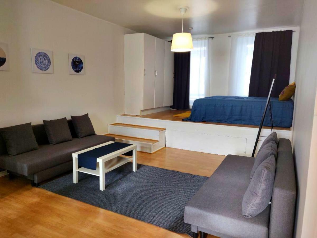 Spacious 44m2 Studio In City Center Huoneisto